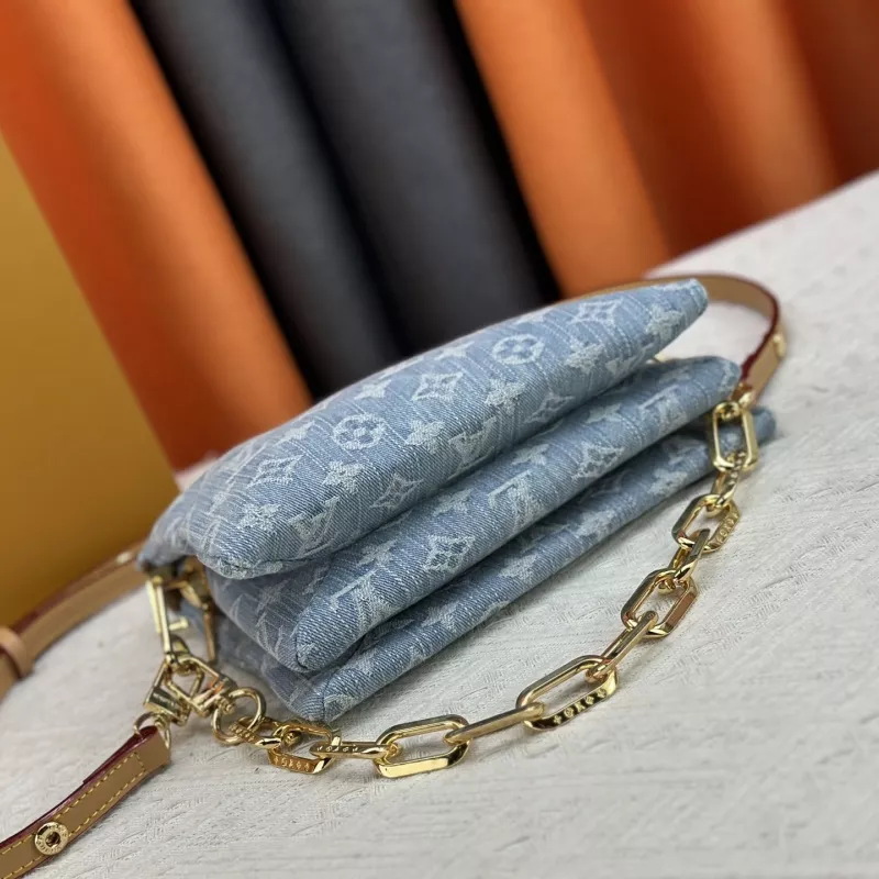 HighQuality 9066 Louis Vuitton AAA Quality Messenger Bags For Women