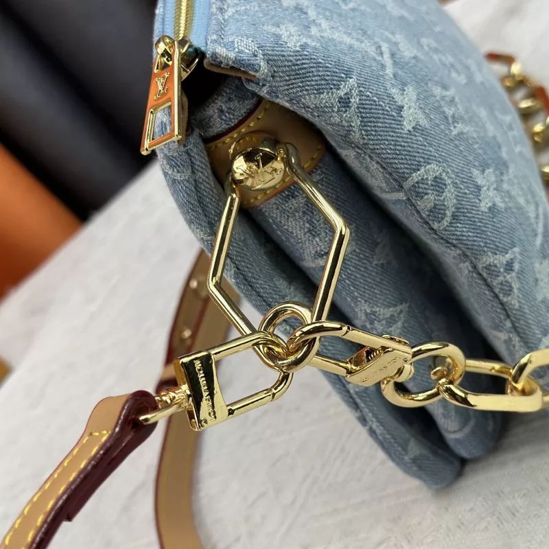 HighQuality 9066 Louis Vuitton AAA Quality Messenger Bags For Women