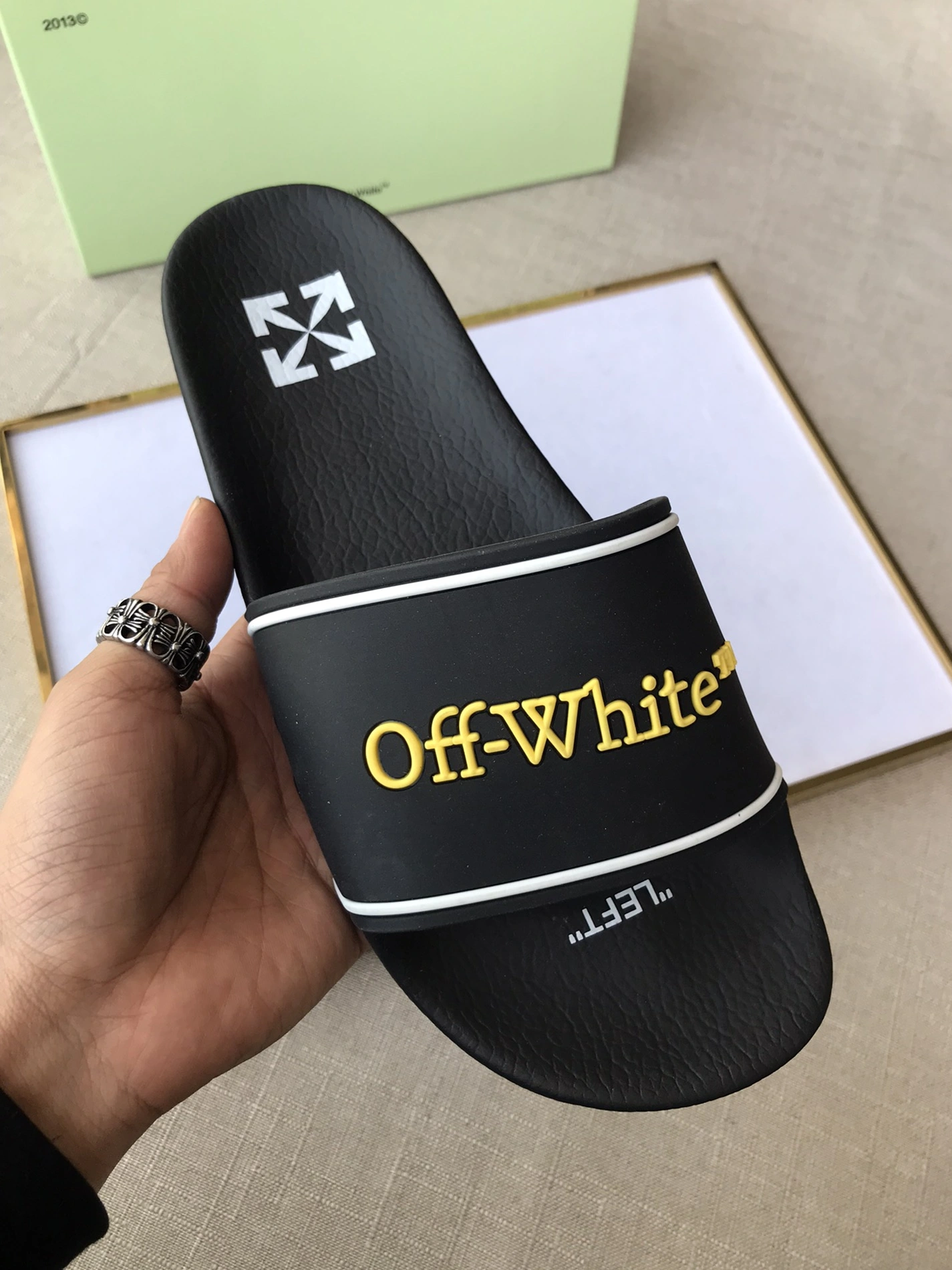 HighQuality 9105 Off-White Slippers For Men