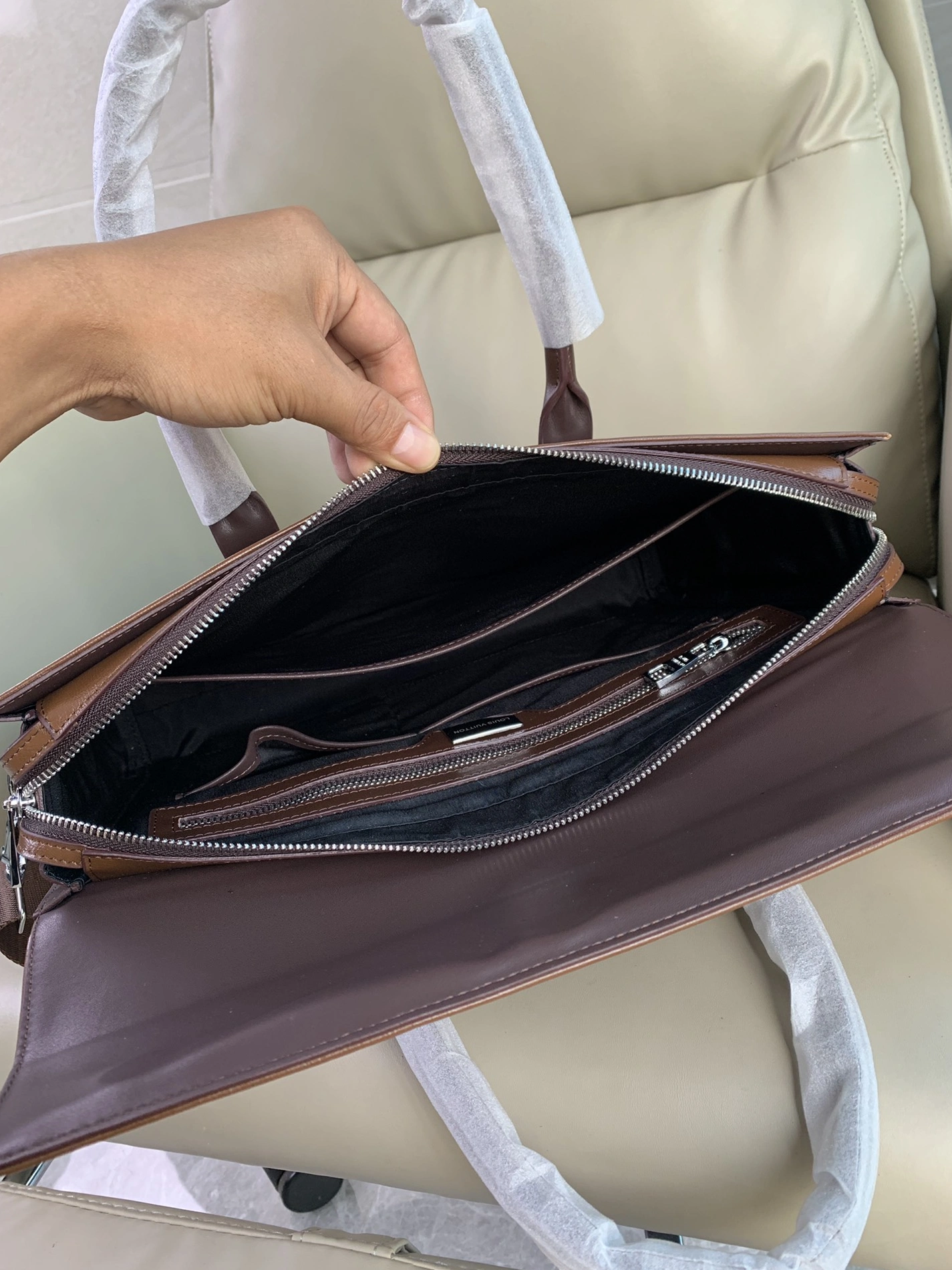 HighQuality 9290 Louis Vuitton AAA Man Handbags