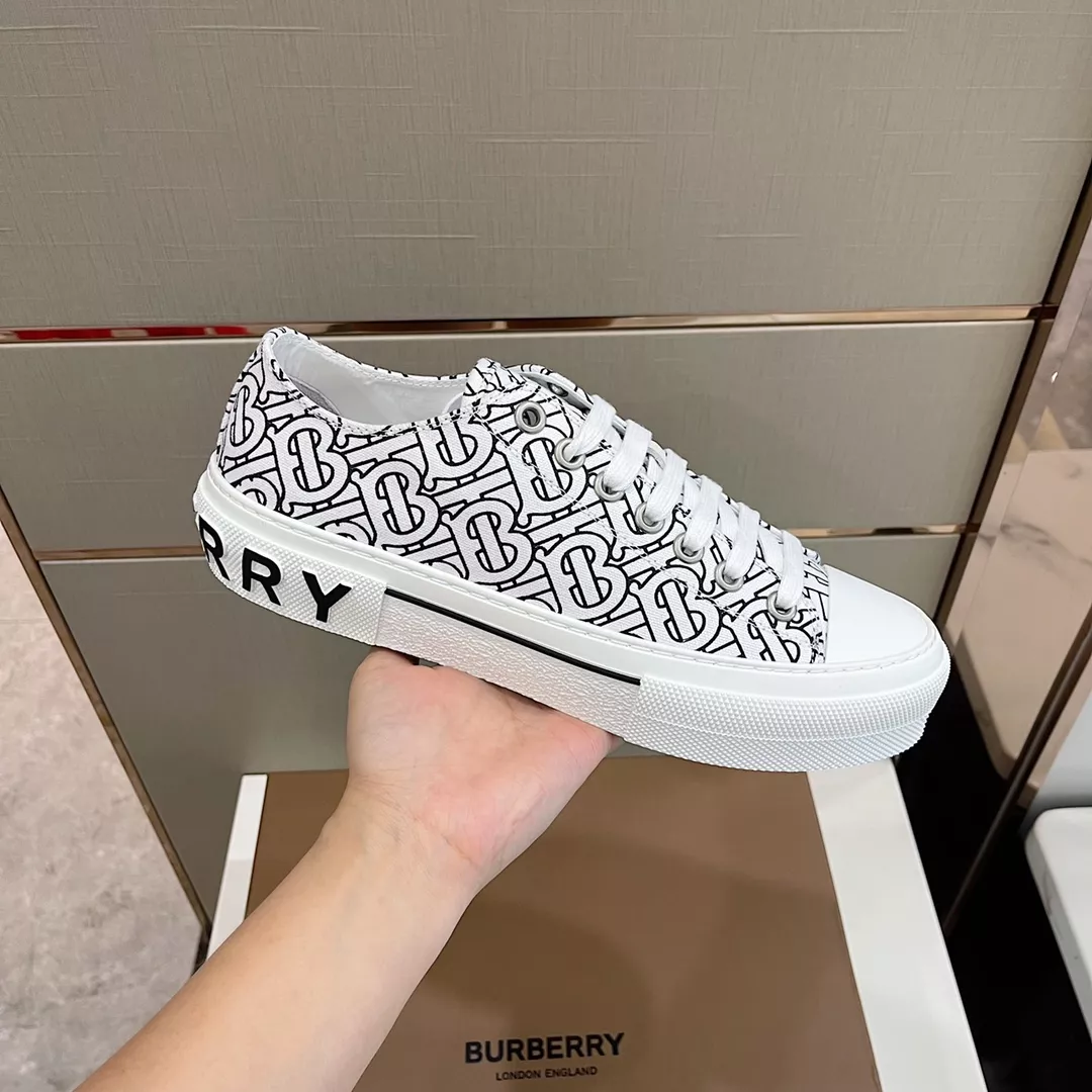 HighQuality 9347 Burberry Casual Shoes For Men