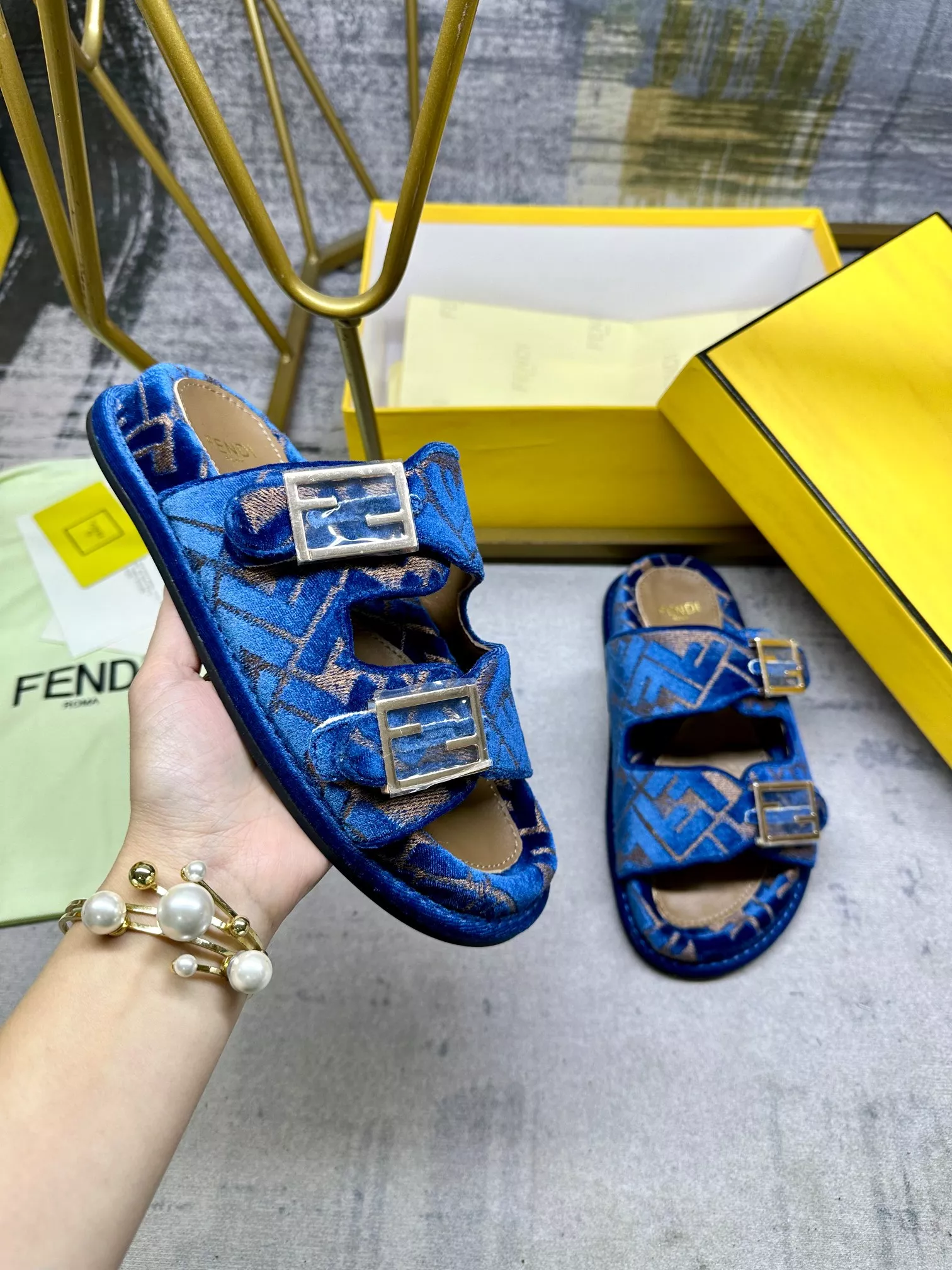 HighQuality 9413 Fendi Slippers For Women