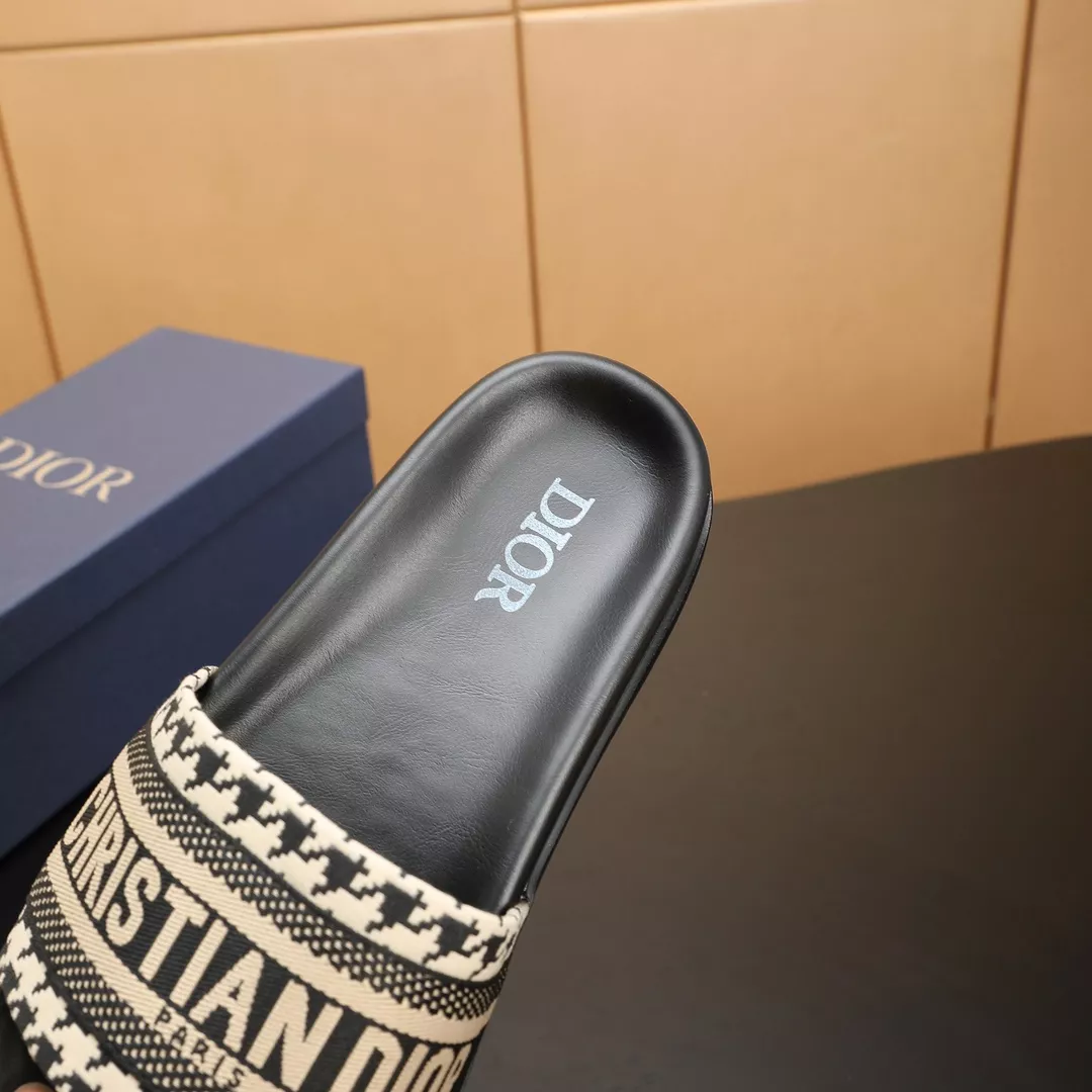 HighQuality 9676 Christian Dior Slippers For Men