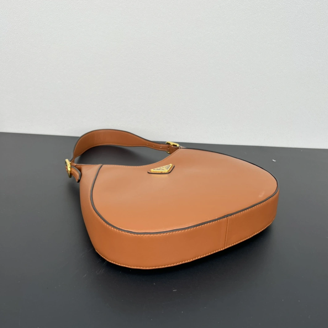 HighQuality 9770 Prada AAA Quality Shoulder Bags For Women
