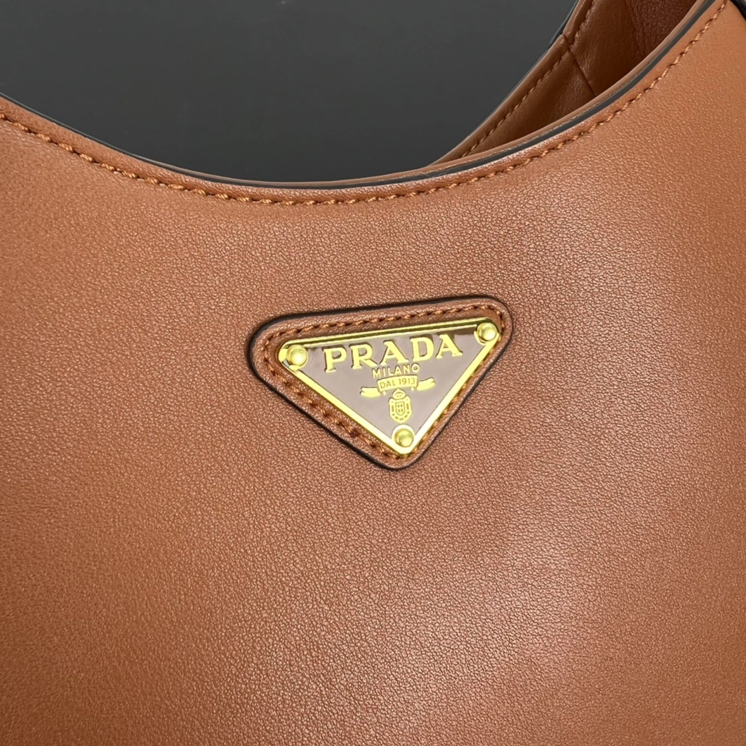HighQuality 9770 Prada AAA Quality Shoulder Bags For Women