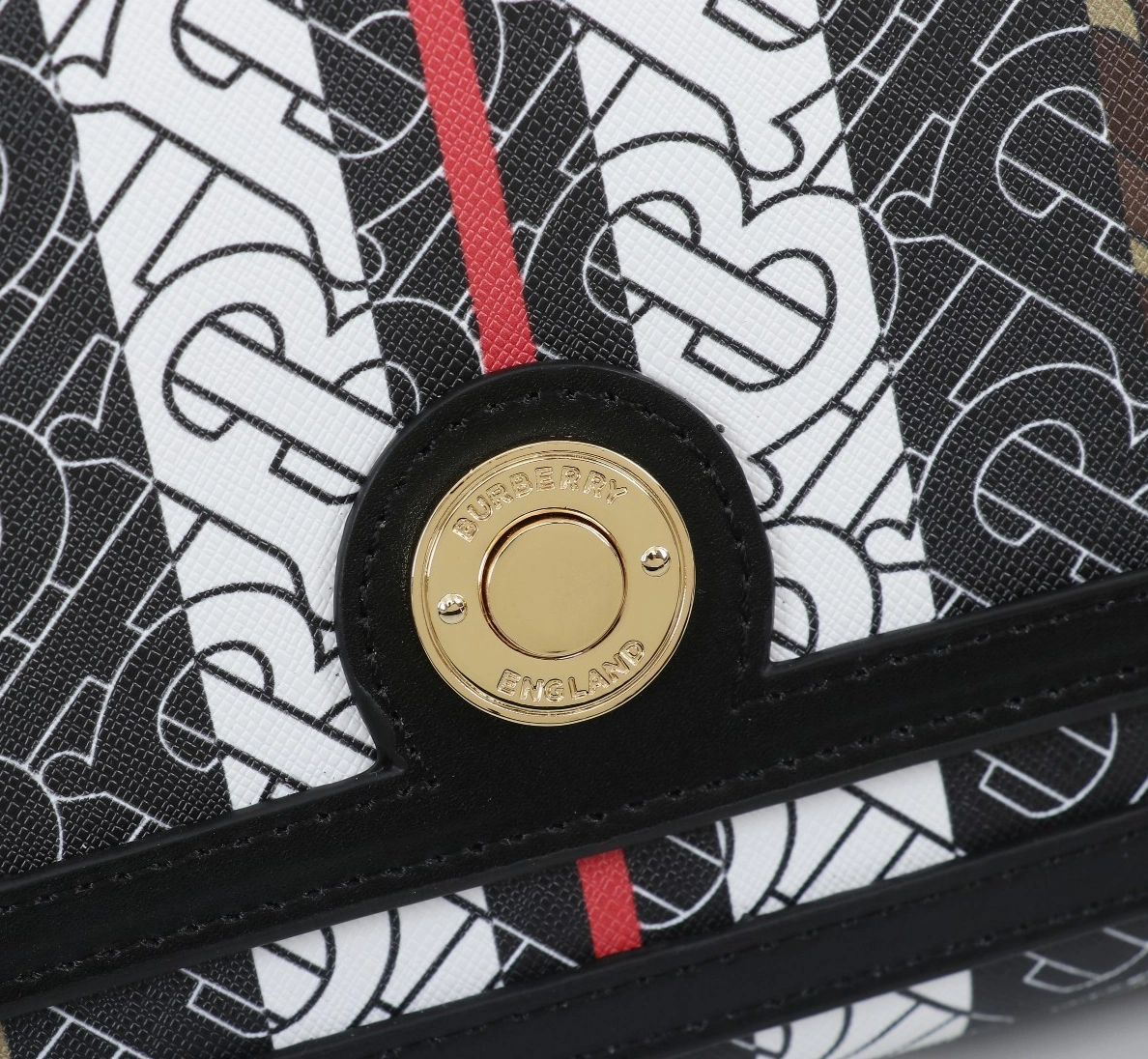 HighQuality 9872 Burberry AAA Messenger Bags For Women