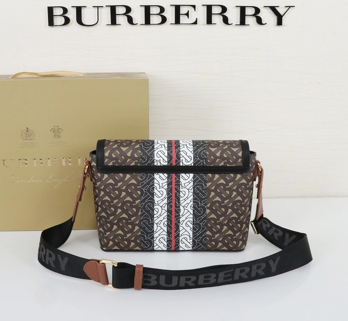HighQuality 9872 Burberry AAA Messenger Bags For Women
