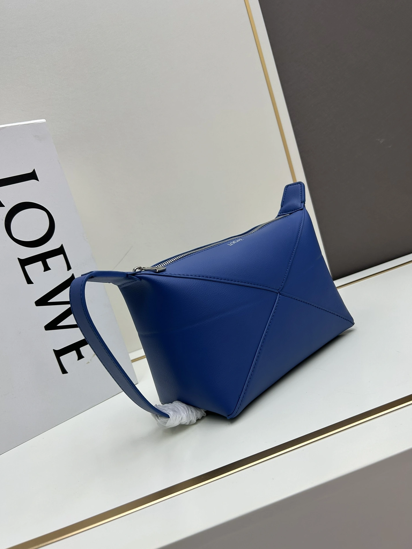 LOEWE AAA Quality Handbags For Women Affordable 4643