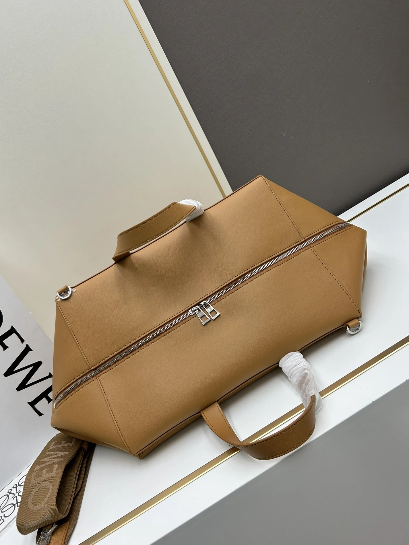 LOEWE AAA Quality Handbags For Women Breathable 6311