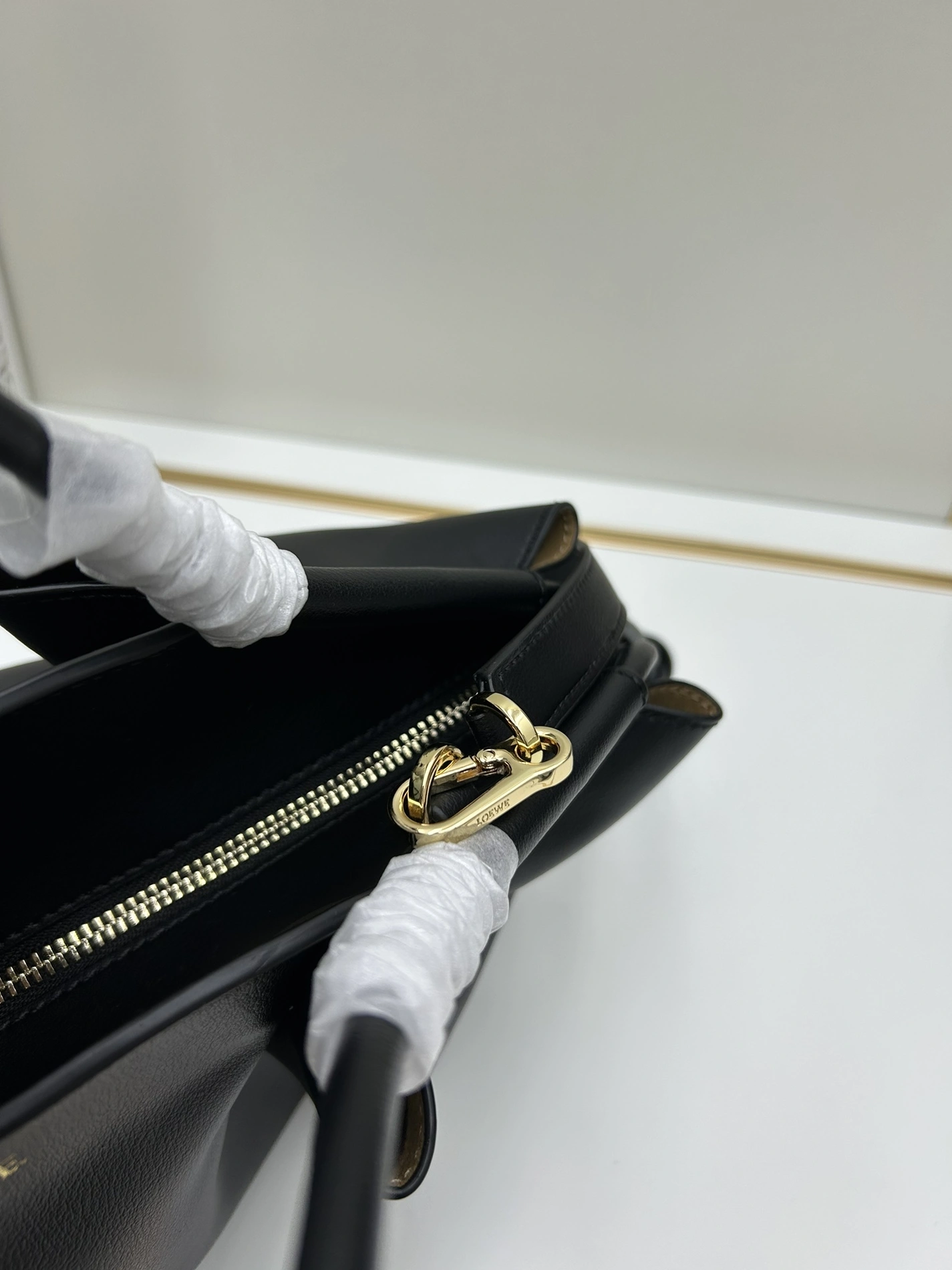 LOEWE AAA Quality Handbags For Women Bright 1459
