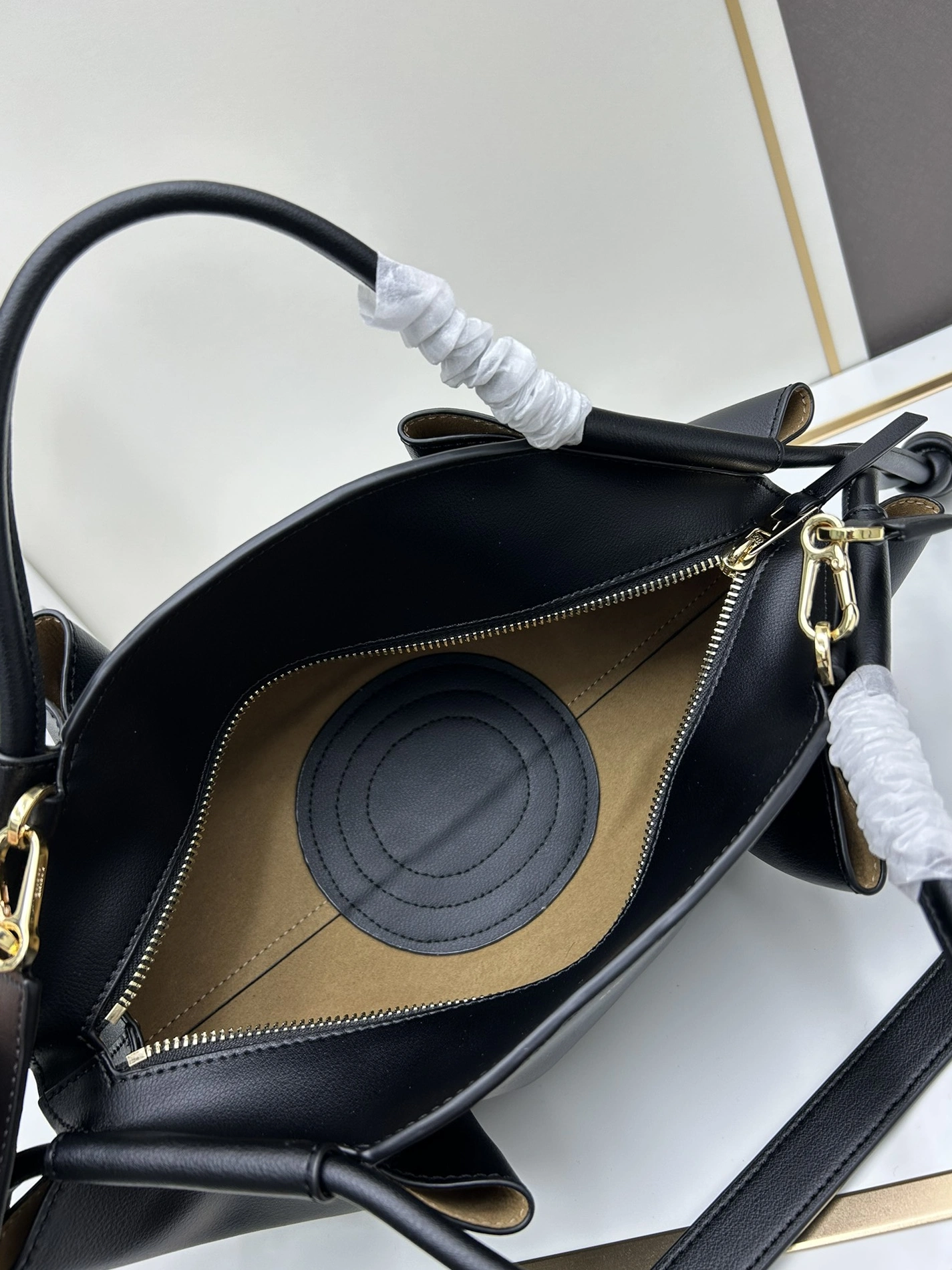 LOEWE AAA Quality Handbags For Women Bright 1459