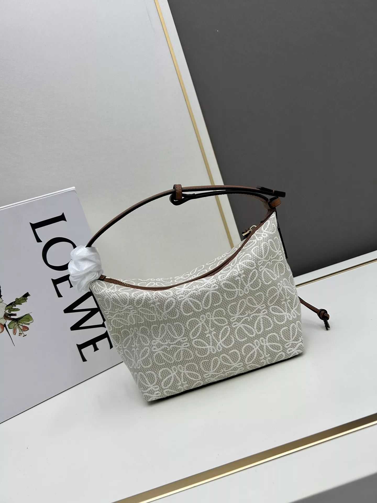 LOEWE AAA Quality Handbags For Women Compact 6816