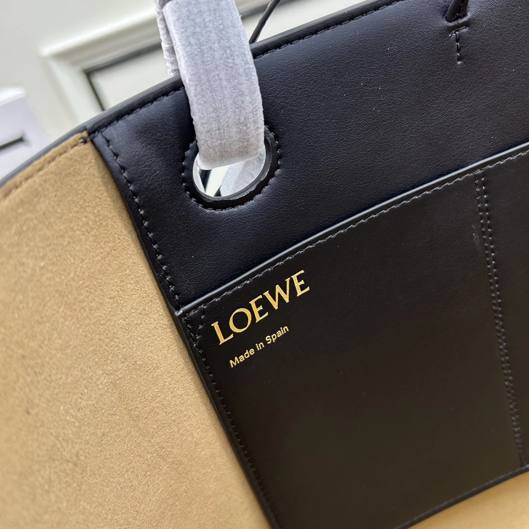 LOEWE AAA Quality Handbags For Women Flexible 536