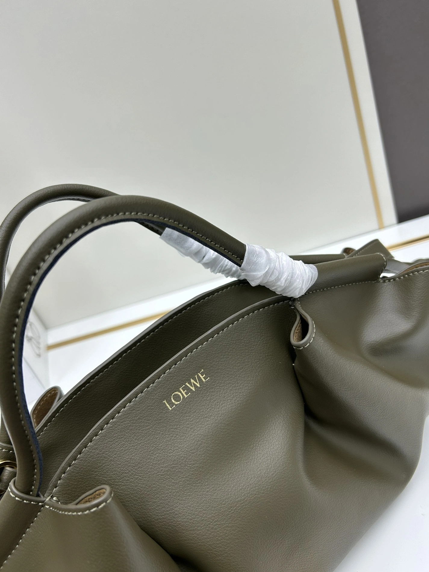 LOEWE AAA Quality Handbags For Women GoAnywhere 8122