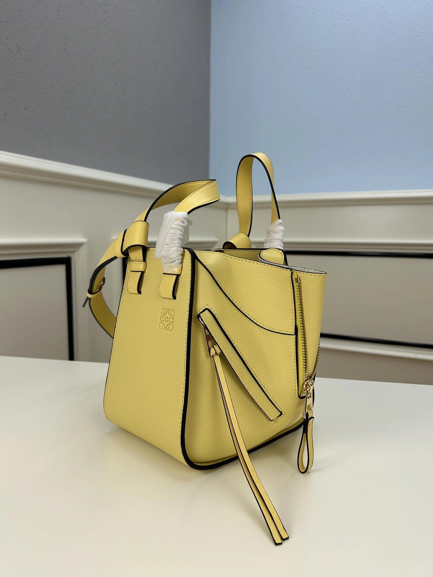 LOEWE AAA Quality Handbags For Women GoodFit 6325