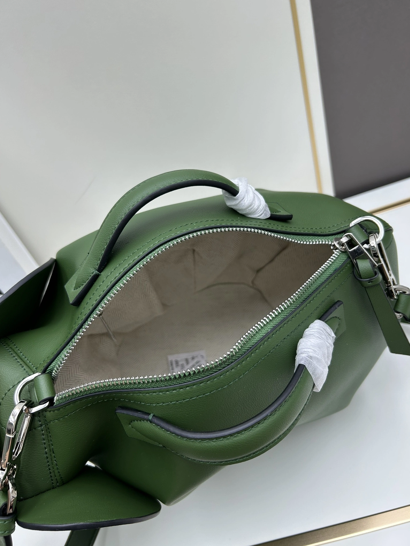 LOEWE AAA Quality Handbags For Women GoodFit 6638