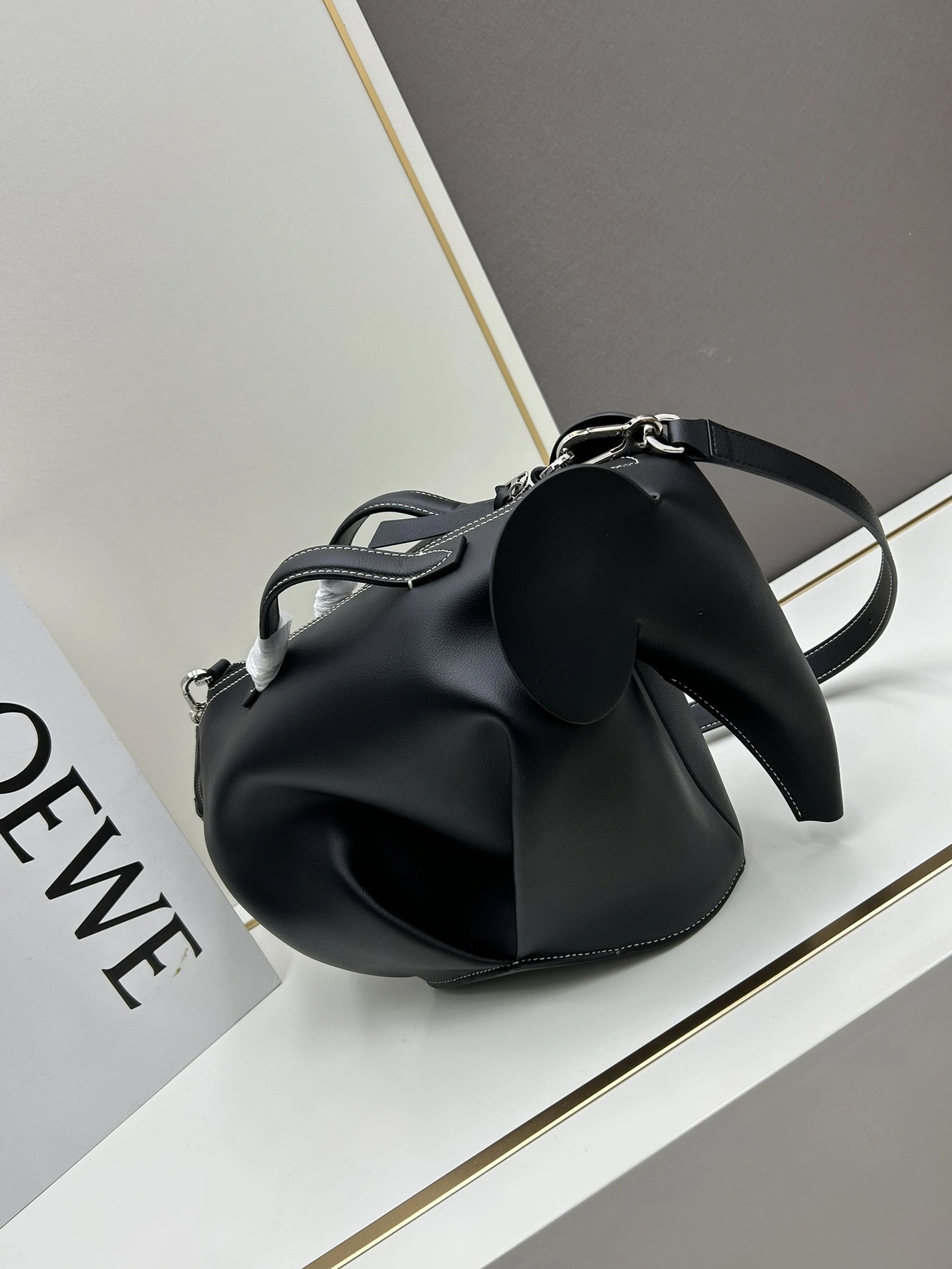 LOEWE AAA Quality Handbags For Women Modern 2413