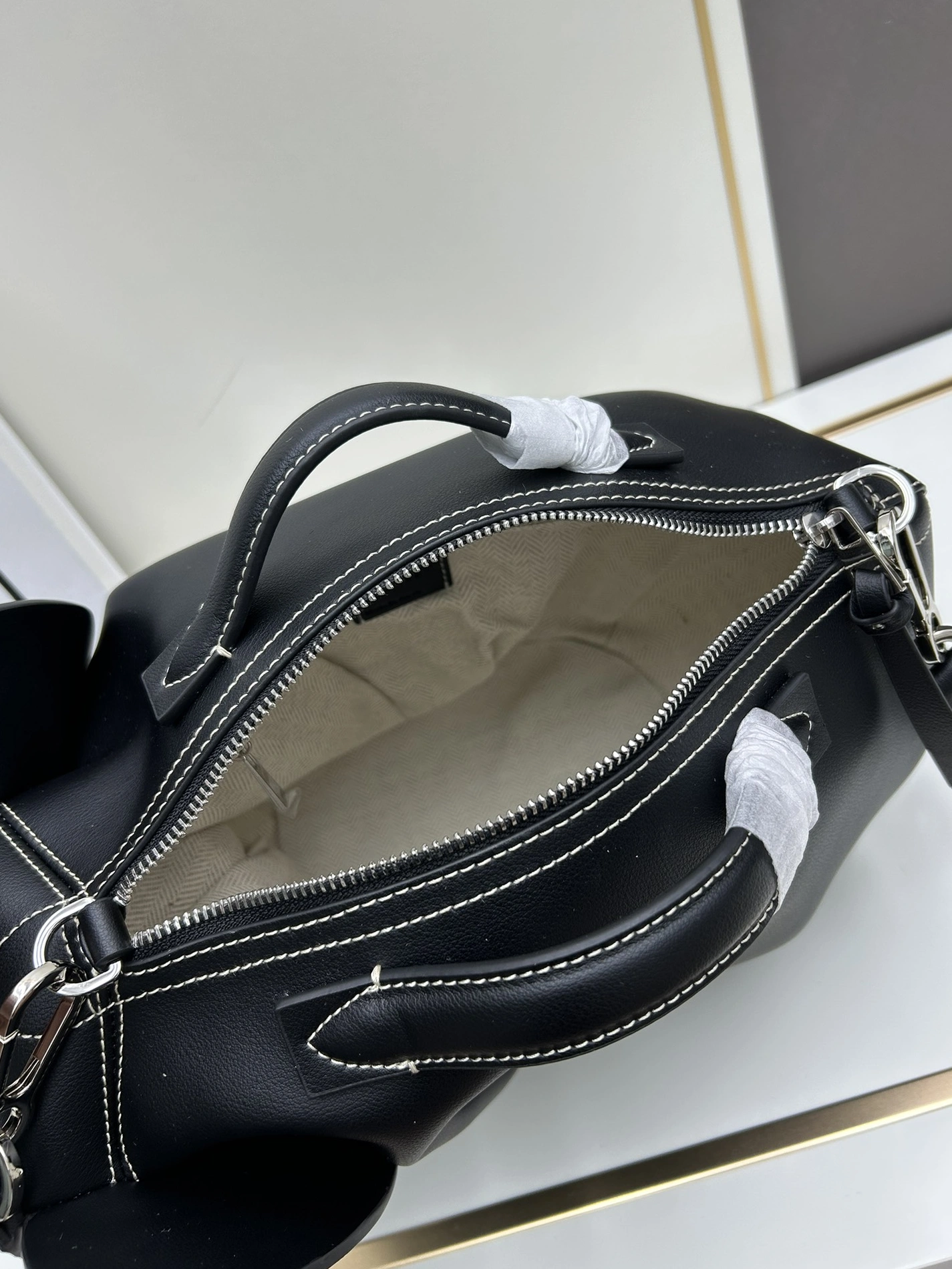 LOEWE AAA Quality Handbags For Women Modern 2413