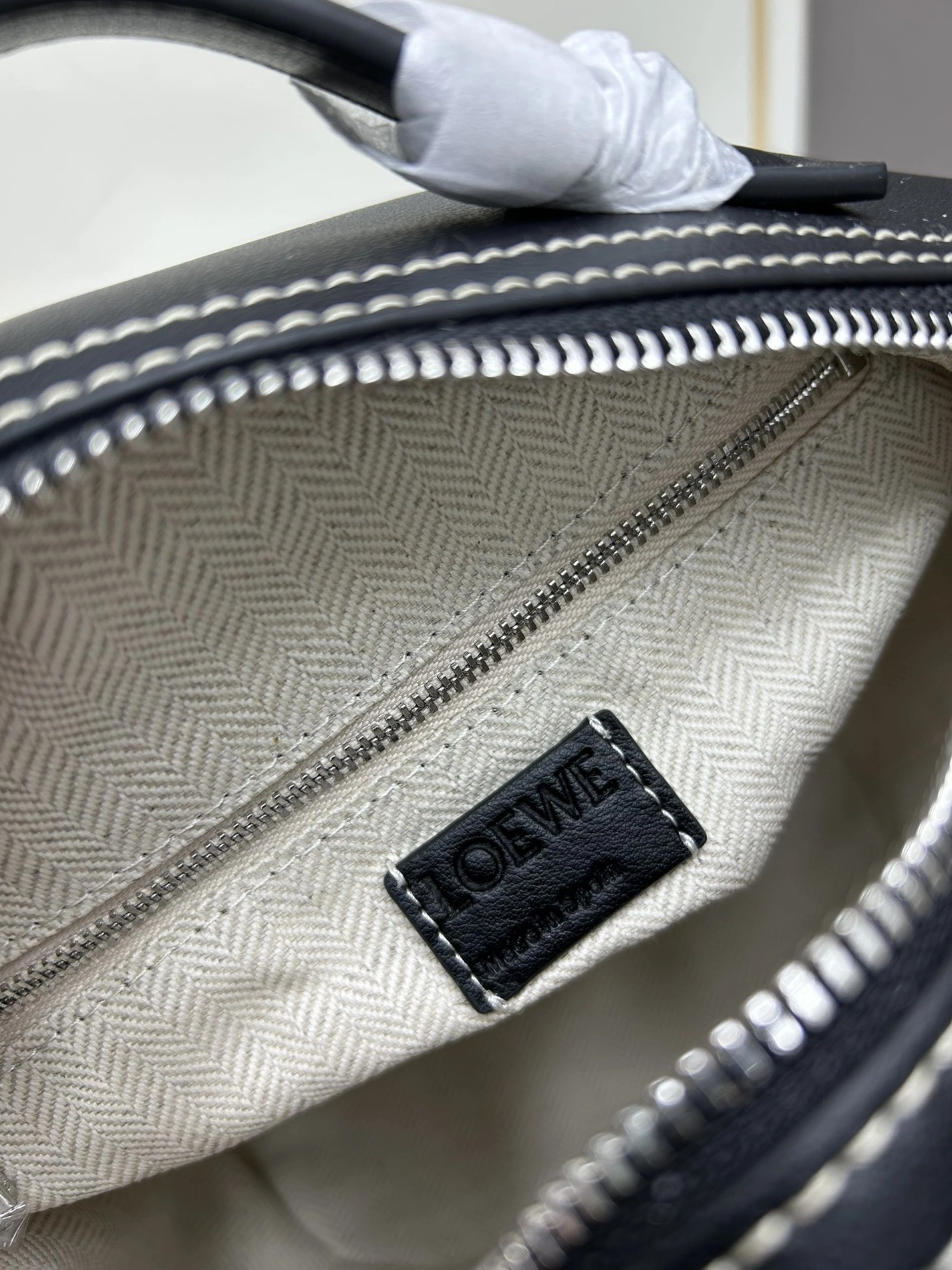 LOEWE AAA Quality Handbags For Women Modern 2413
