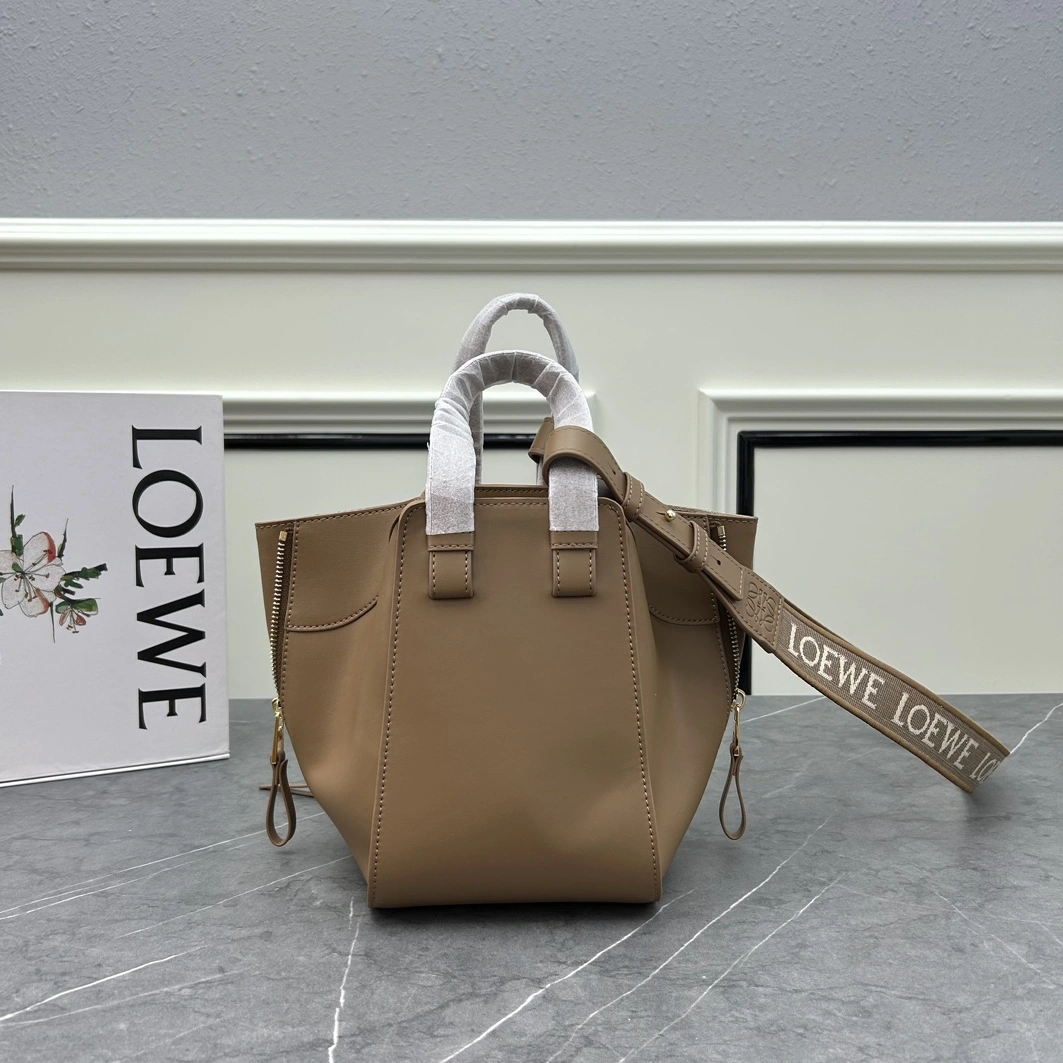 LOEWE AAA Quality Handbags For Women NewStyle 1838