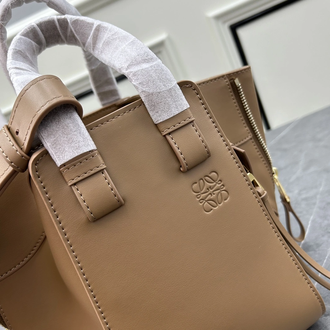 LOEWE AAA Quality Handbags For Women NewStyle 1838