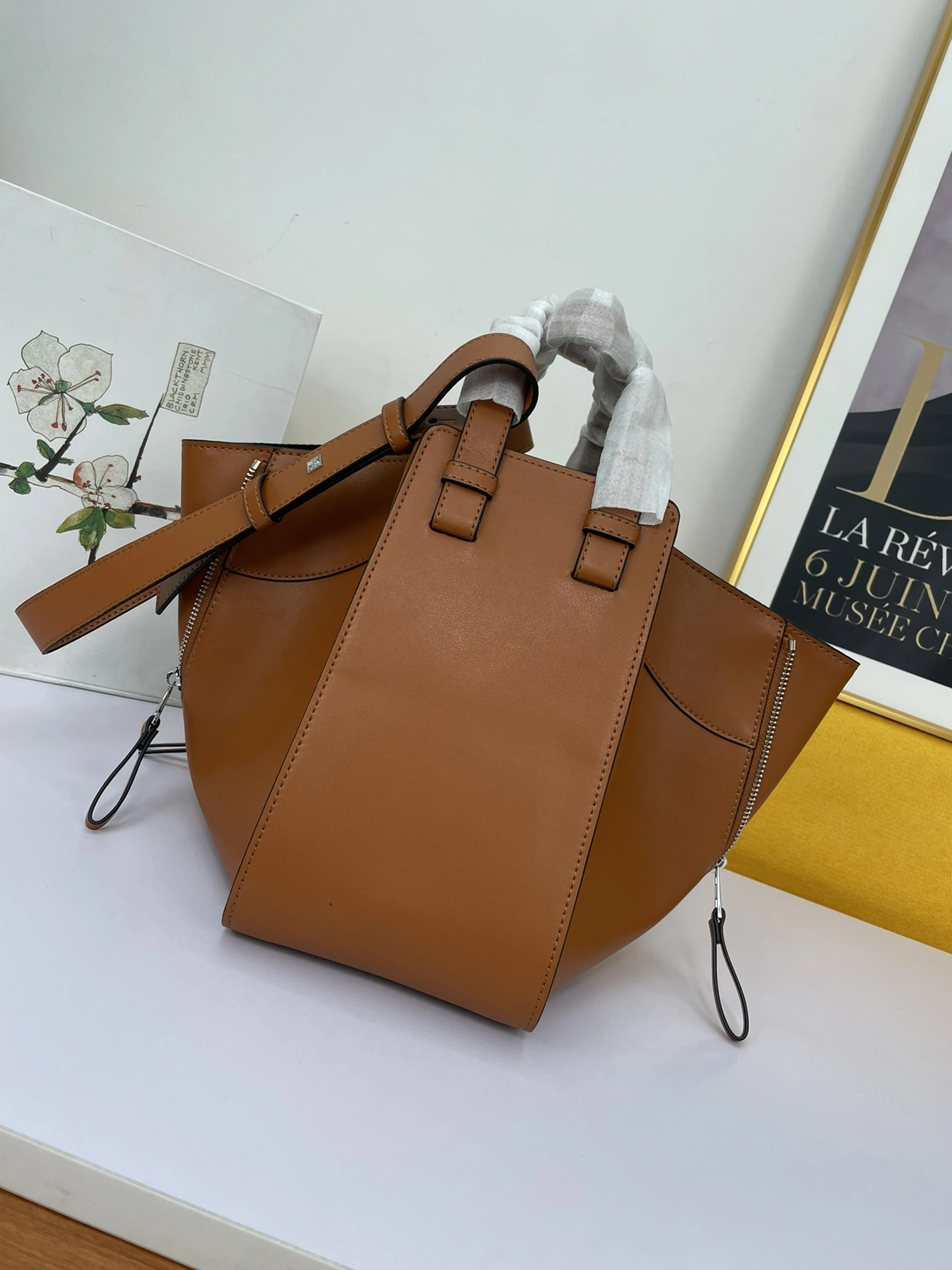 LOEWE AAA Quality Handbags For Women Sleek 8685