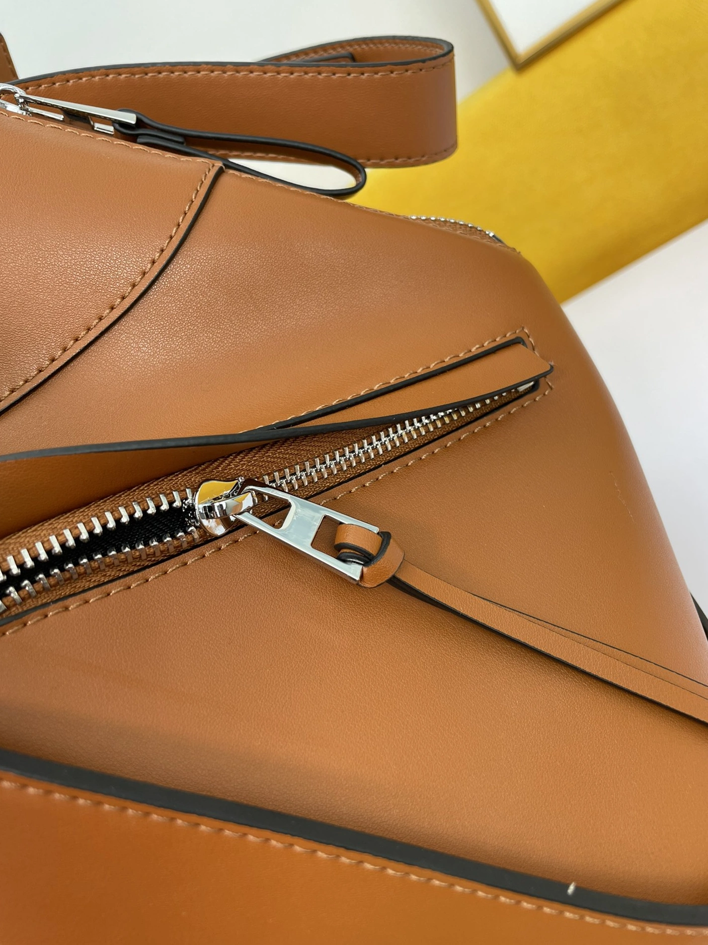 LOEWE AAA Quality Handbags For Women Sleek 8685