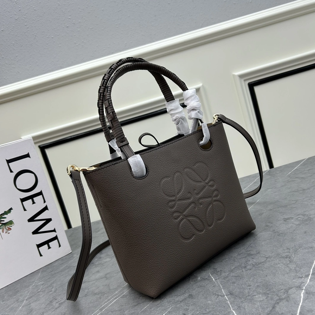 LOEWE AAA Quality Handbags For Women StreetReady 5892