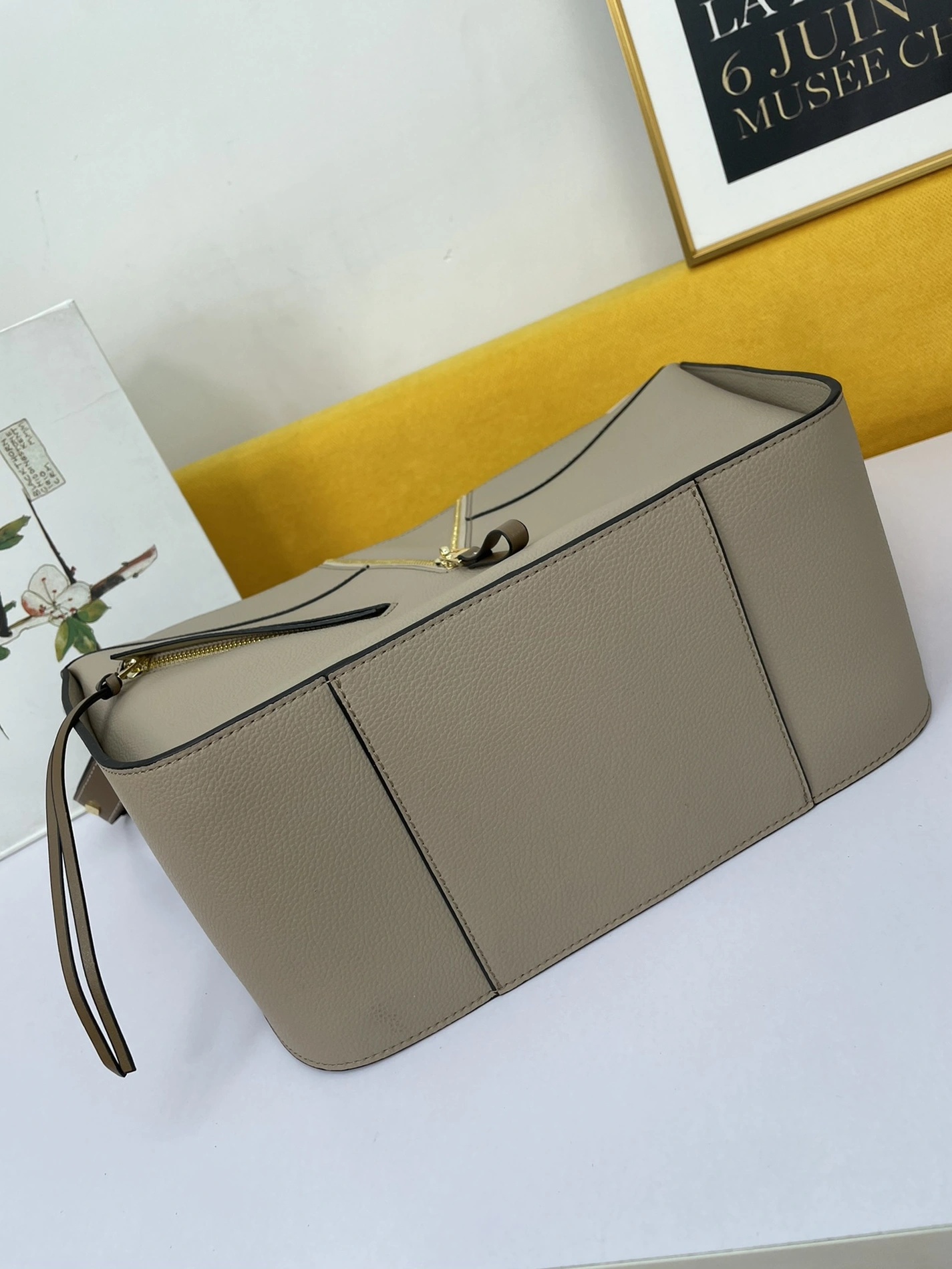 LOEWE AAA Quality Handbags For Women Trendy 4876