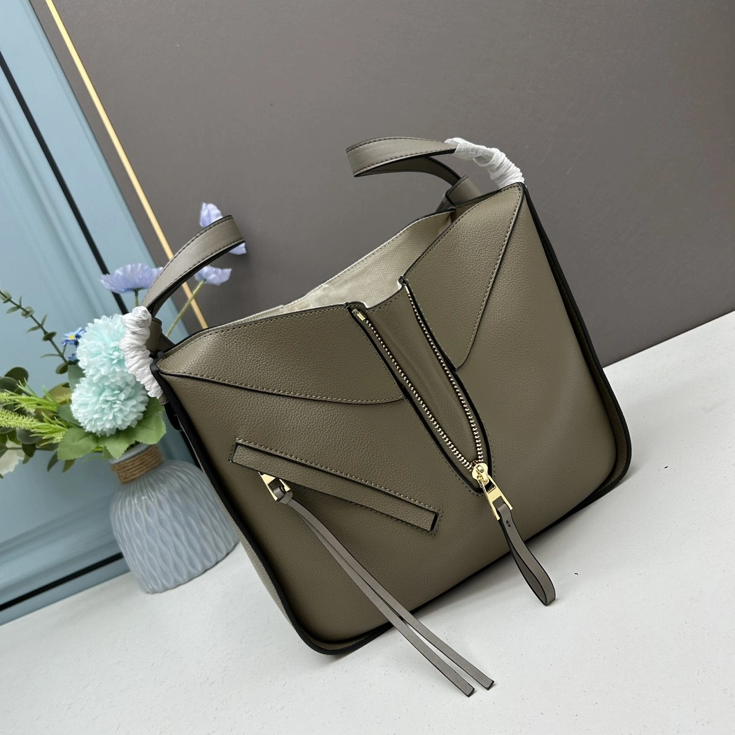 LOEWE AAA Quality Handbags For Women Unique 6402