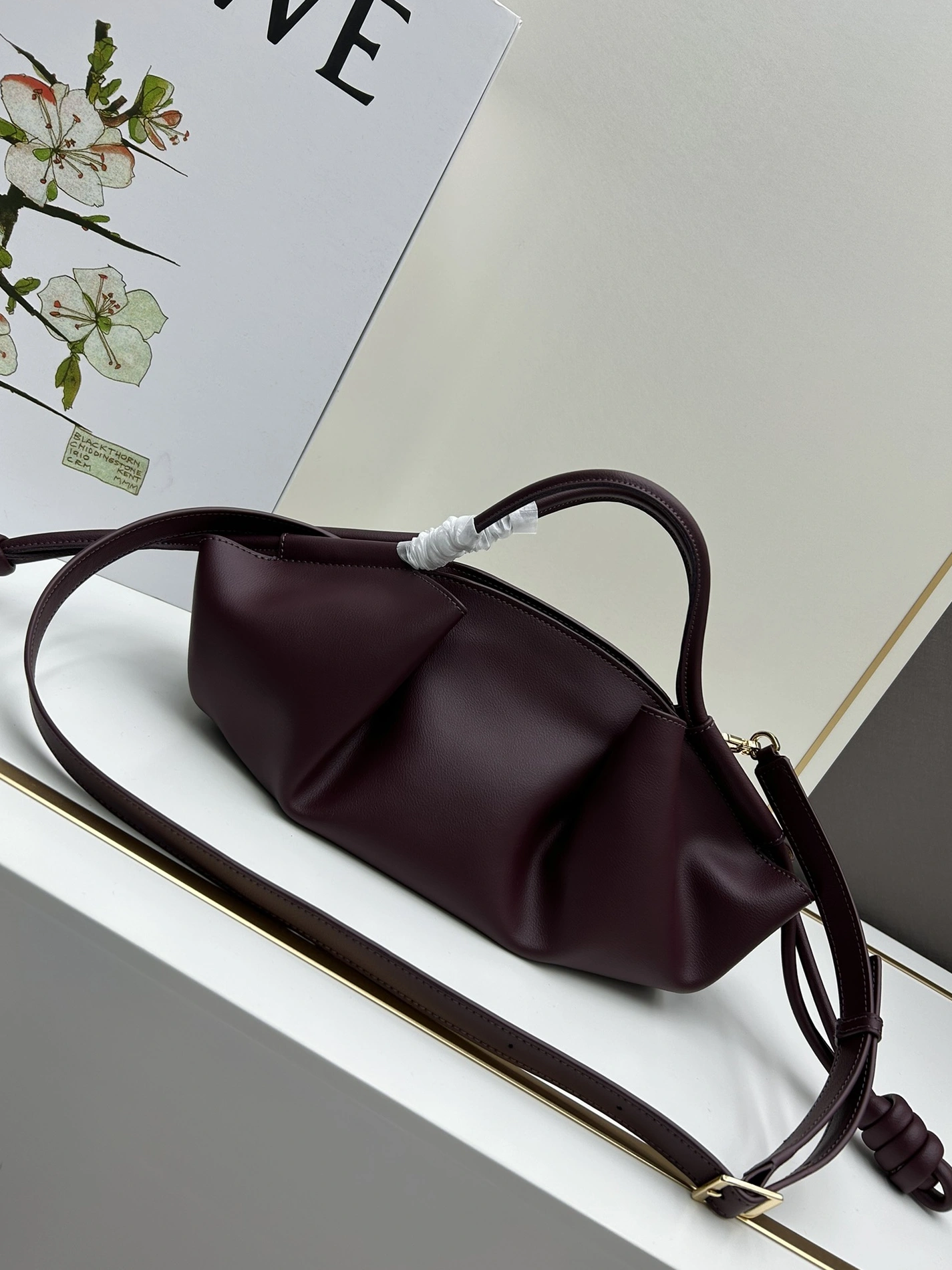 LOEWE AAA Quality Handbags For Women Vibrant 1138