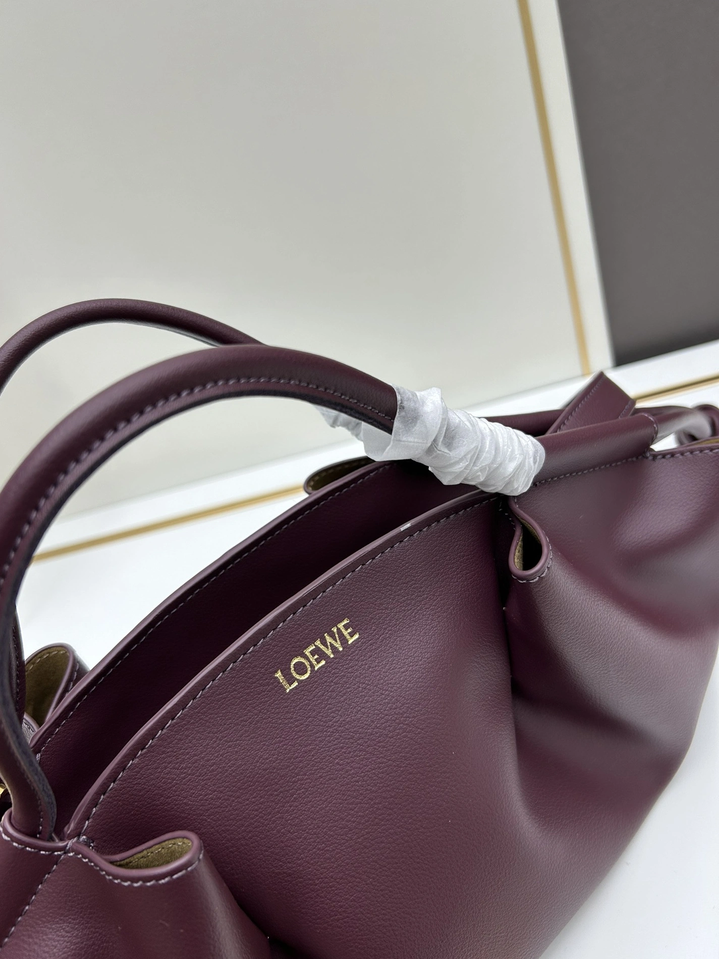 LOEWE AAA Quality Handbags For Women Vibrant 1138