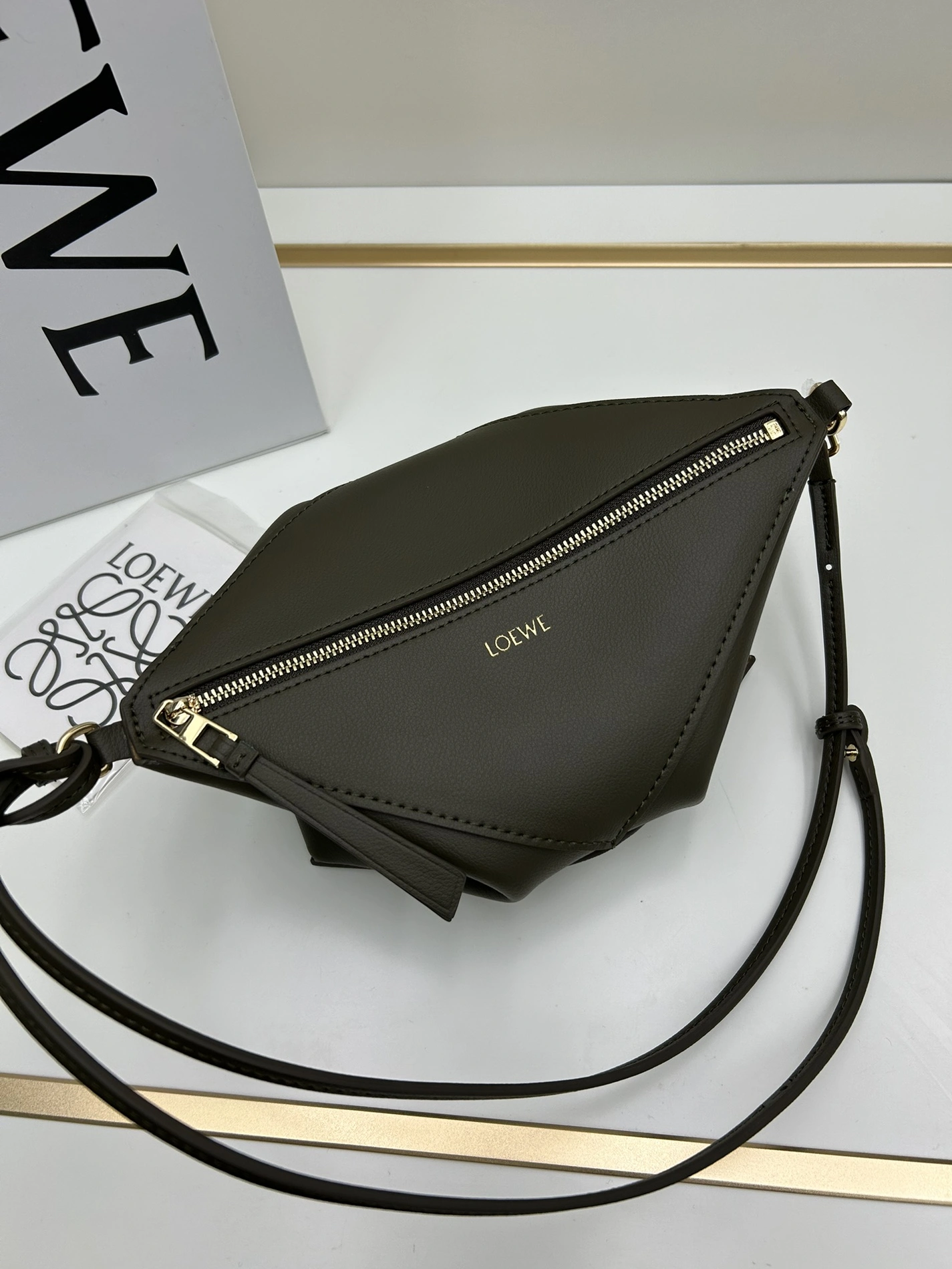 LOEWE AAA Quality Messenger Bags Breathable 3575
