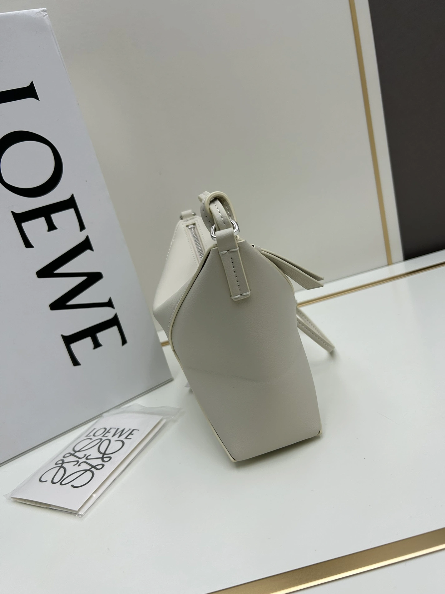 LOEWE AAA Quality Messenger Bags Efficient 5900