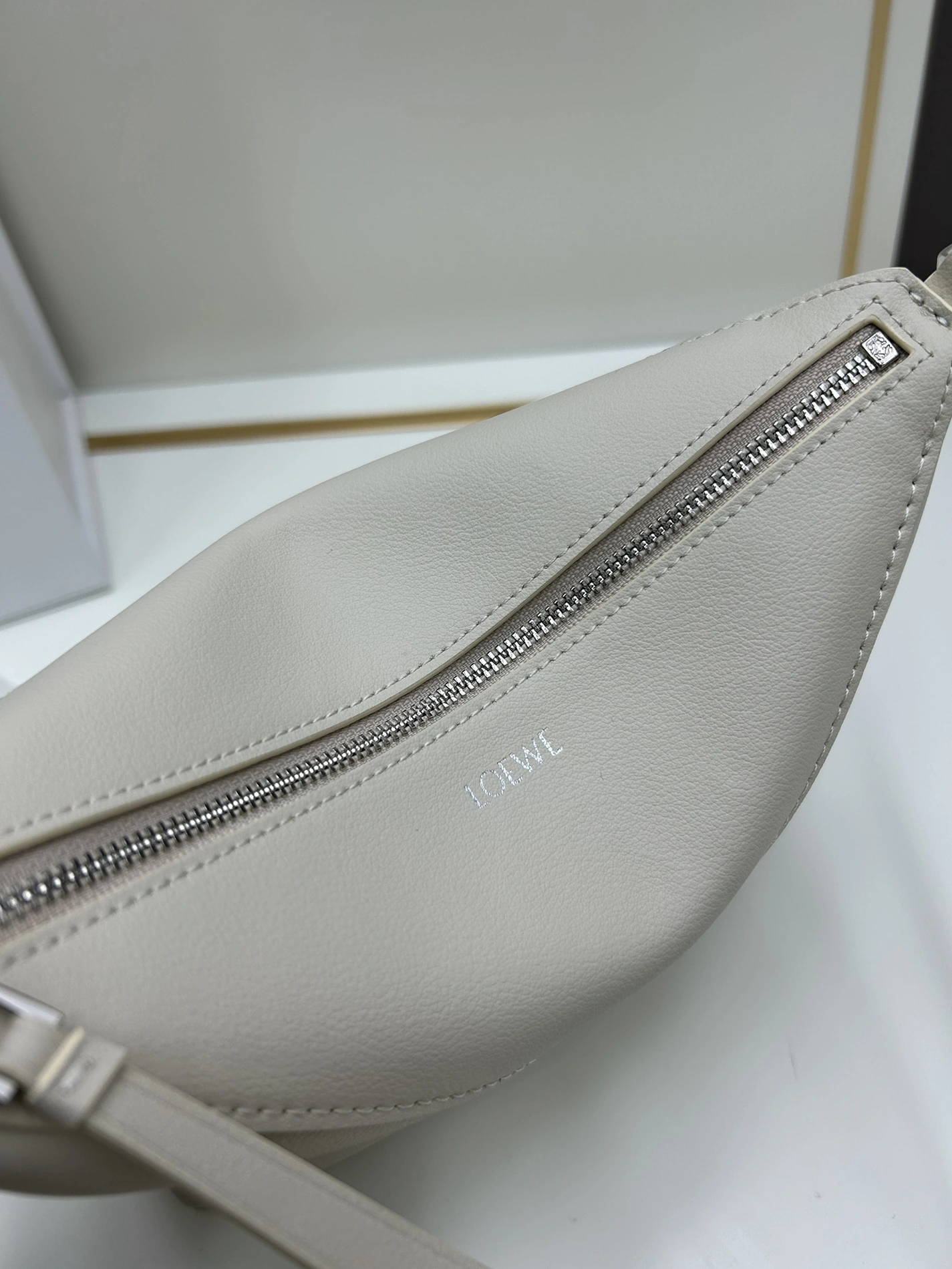 LOEWE AAA Quality Messenger Bags Efficient 5900