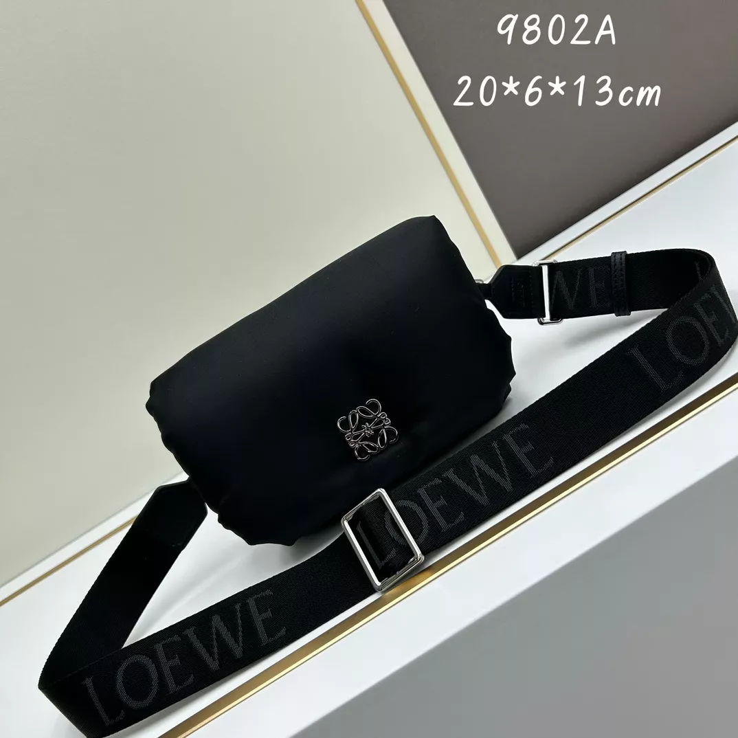 LOEWE AAA Quality Messenger Bags For Unisex EasyMatch 3576