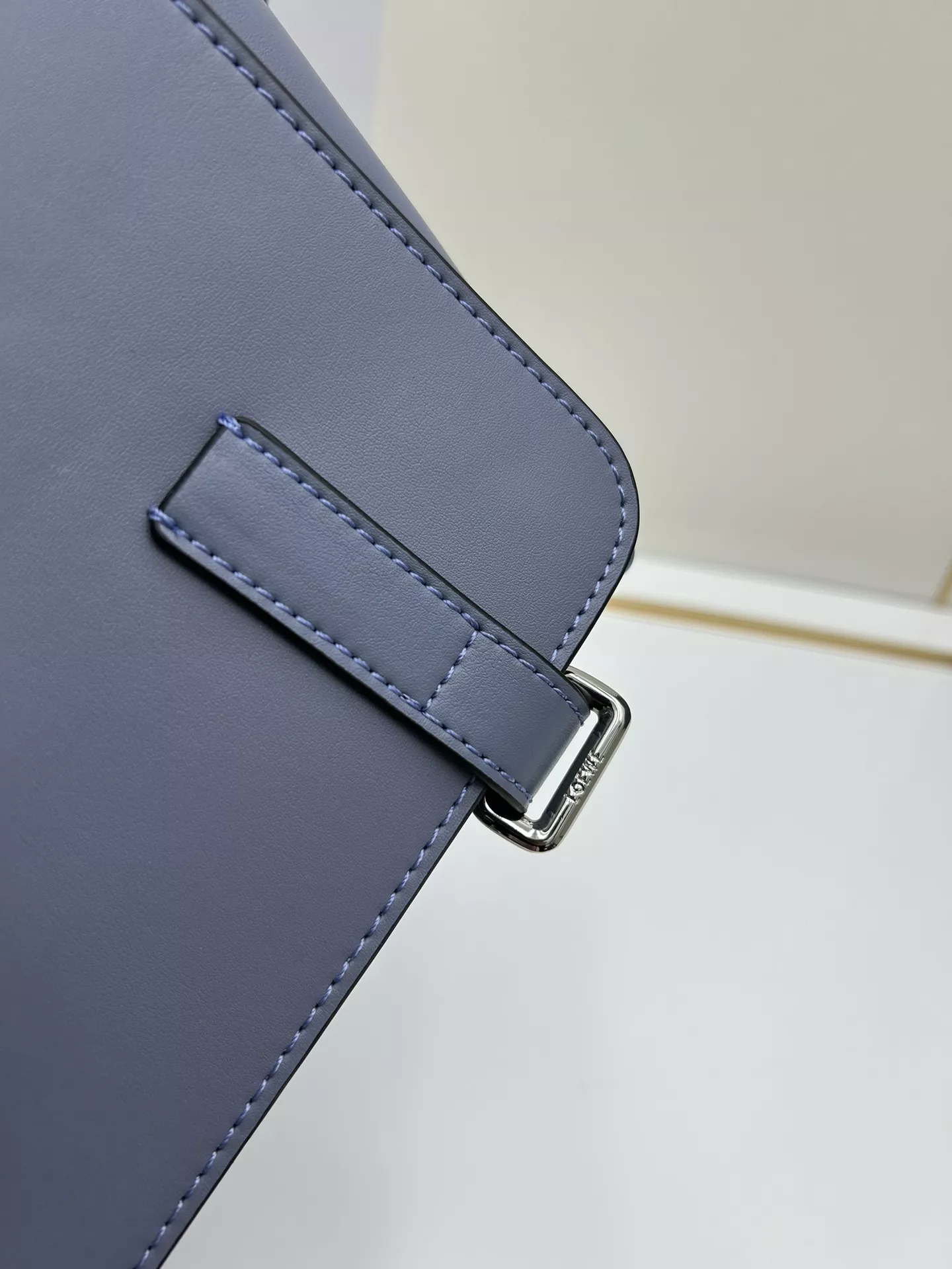 LOEWE AAA Quality Messenger Bags For Unisex Functional 9755