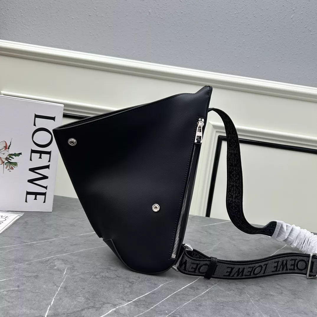 LOEWE AAA Quality Messenger Bags For Unisex Practical 3918