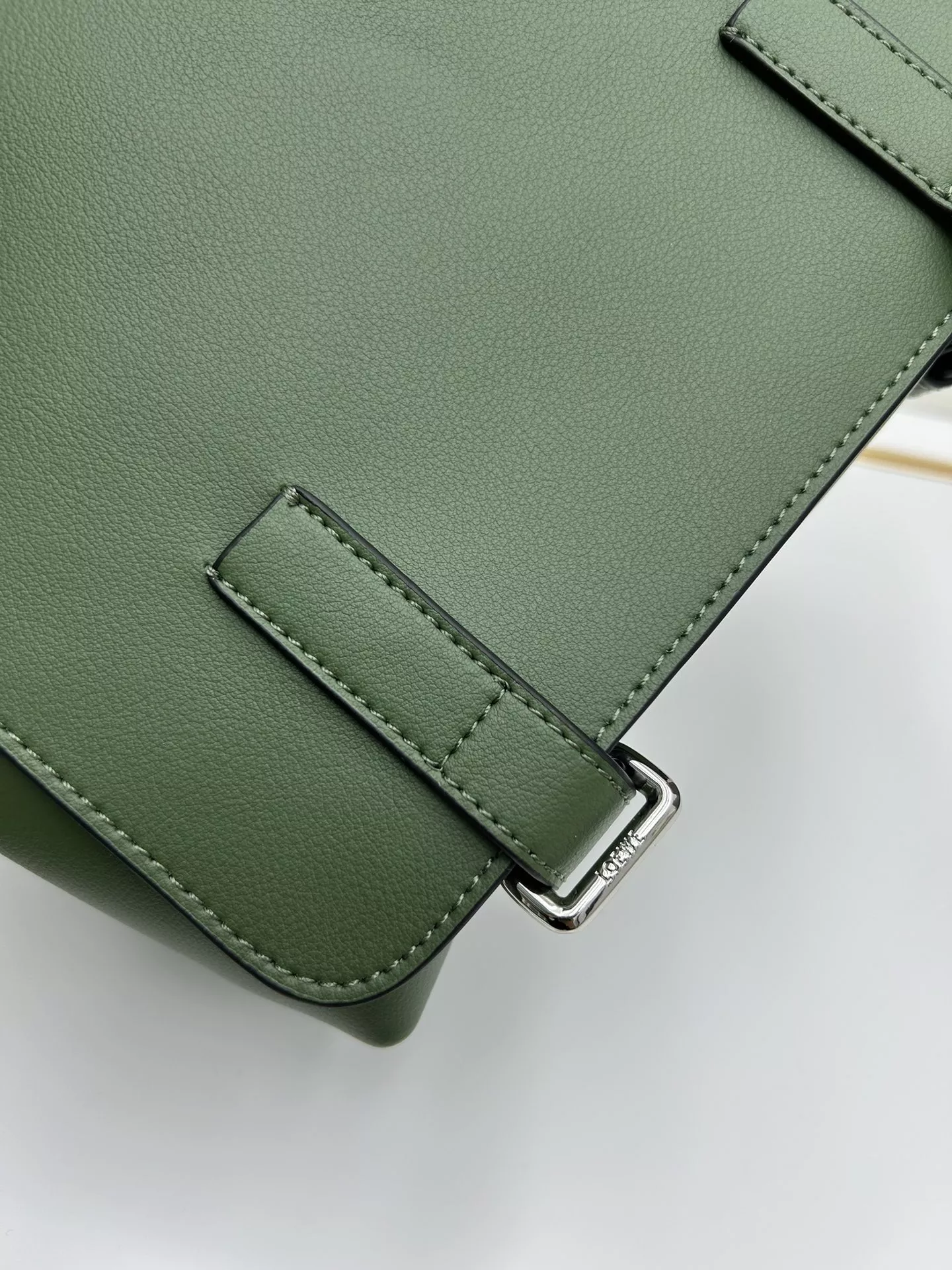 LOEWE AAA Quality Messenger Bags For Unisex Resilient 9744