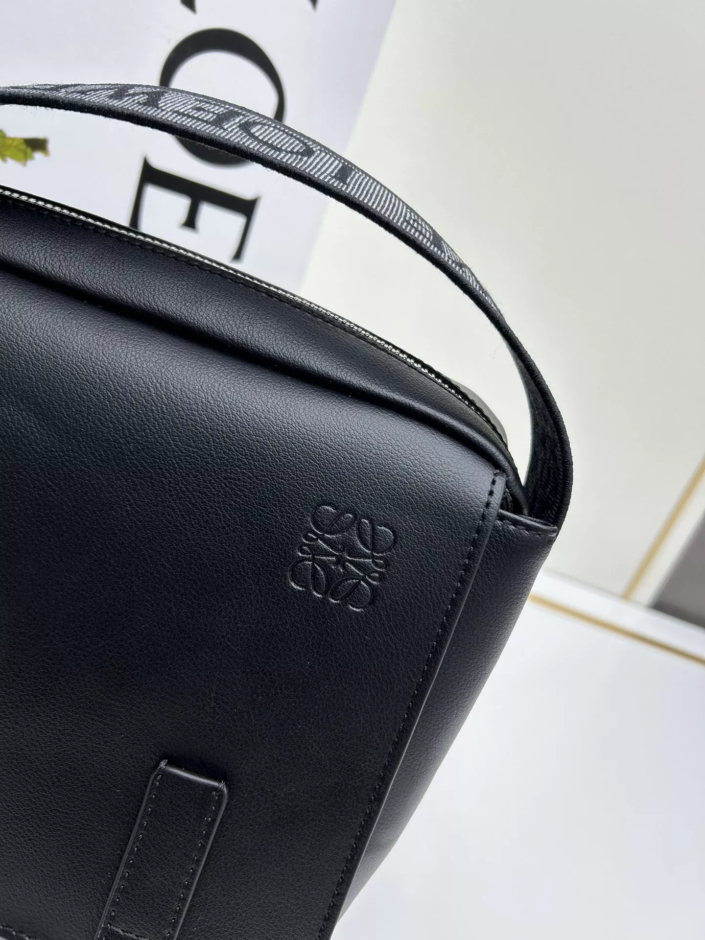 LOEWE AAA Quality Messenger Bags For Unisex TopPick 3079