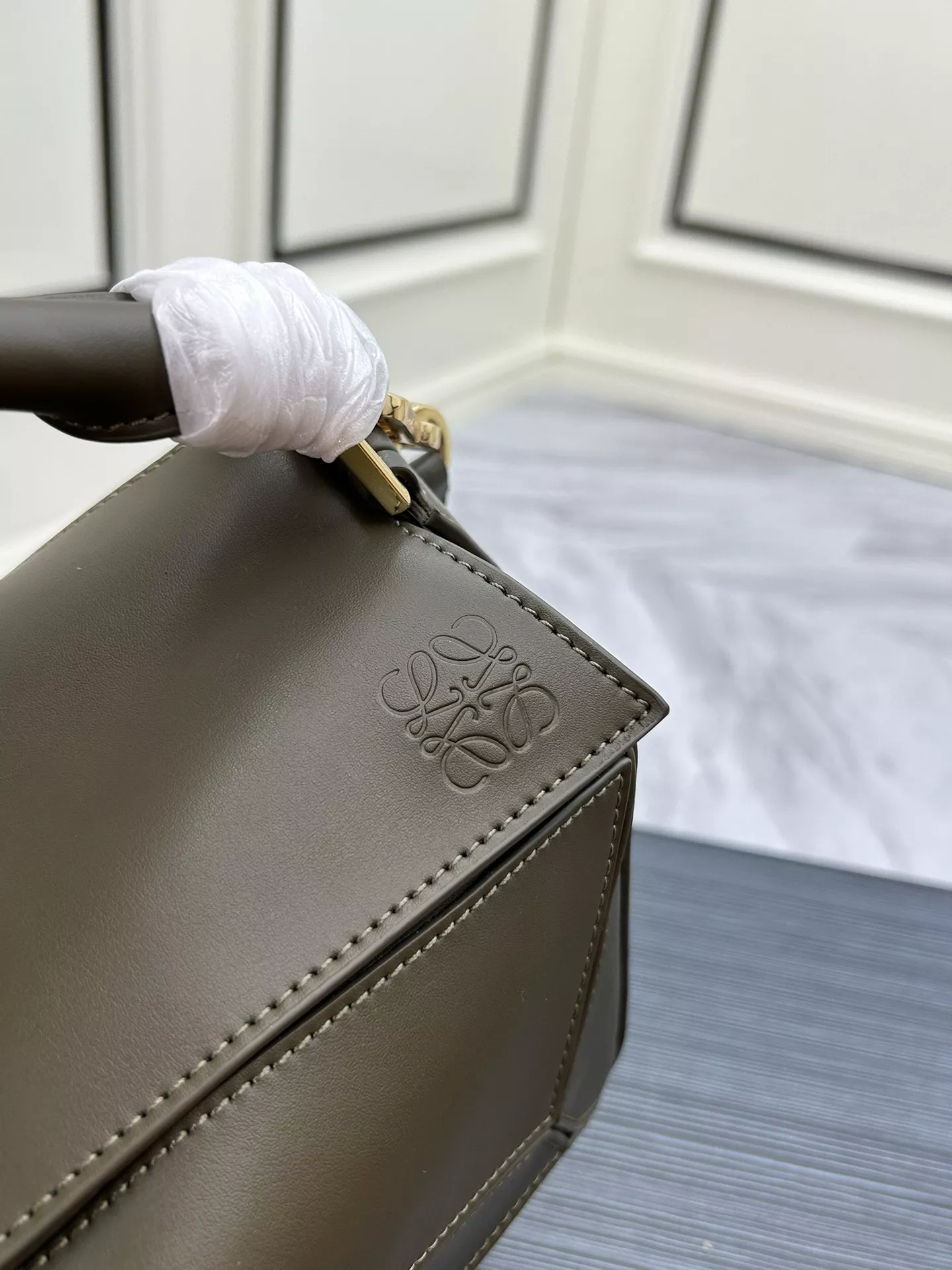 LOEWE AAA Quality Messenger Bags For Women AllSeason 5695