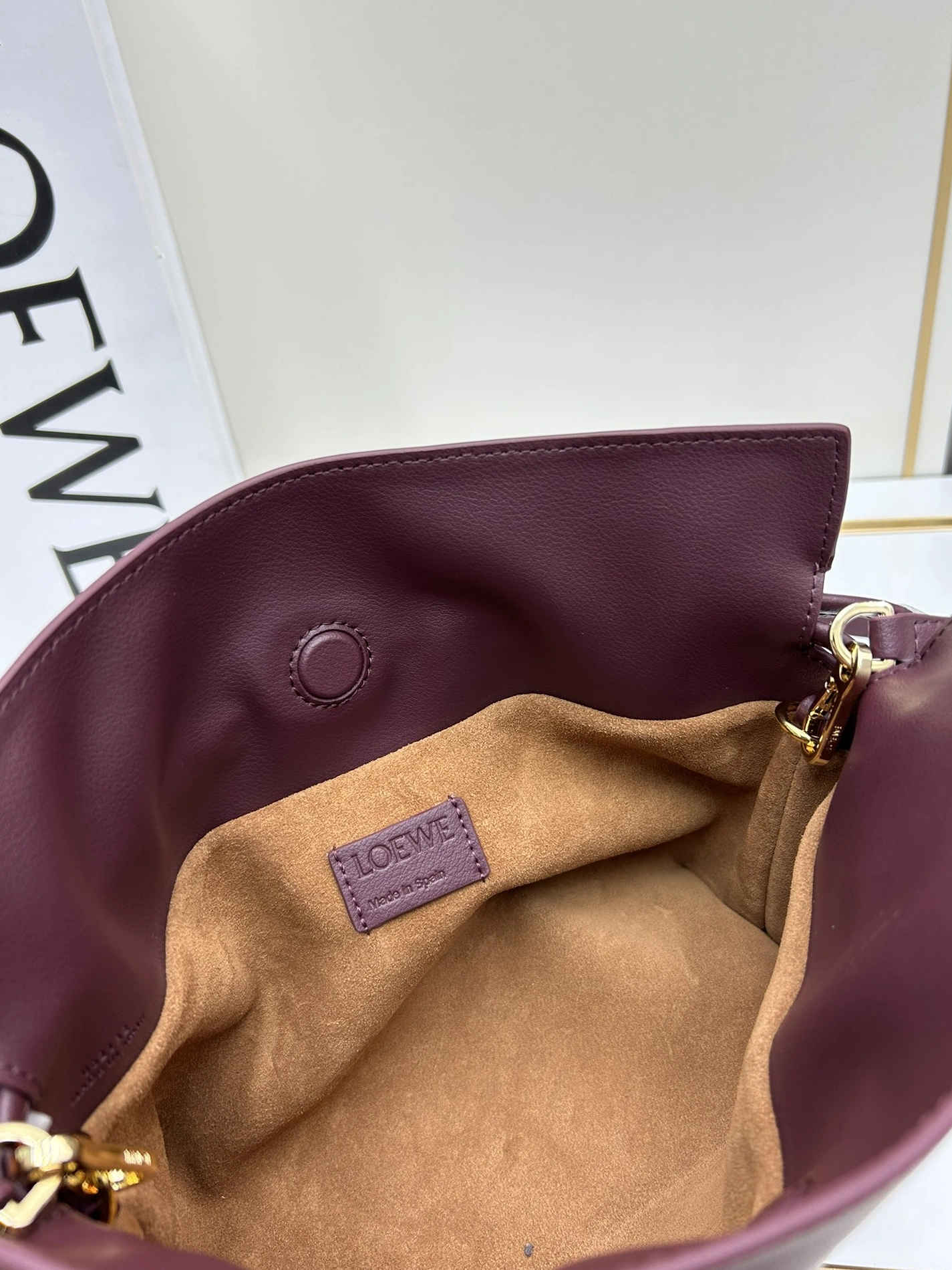 LOEWE AAA Quality Messenger Bags For Women Breathable 5649