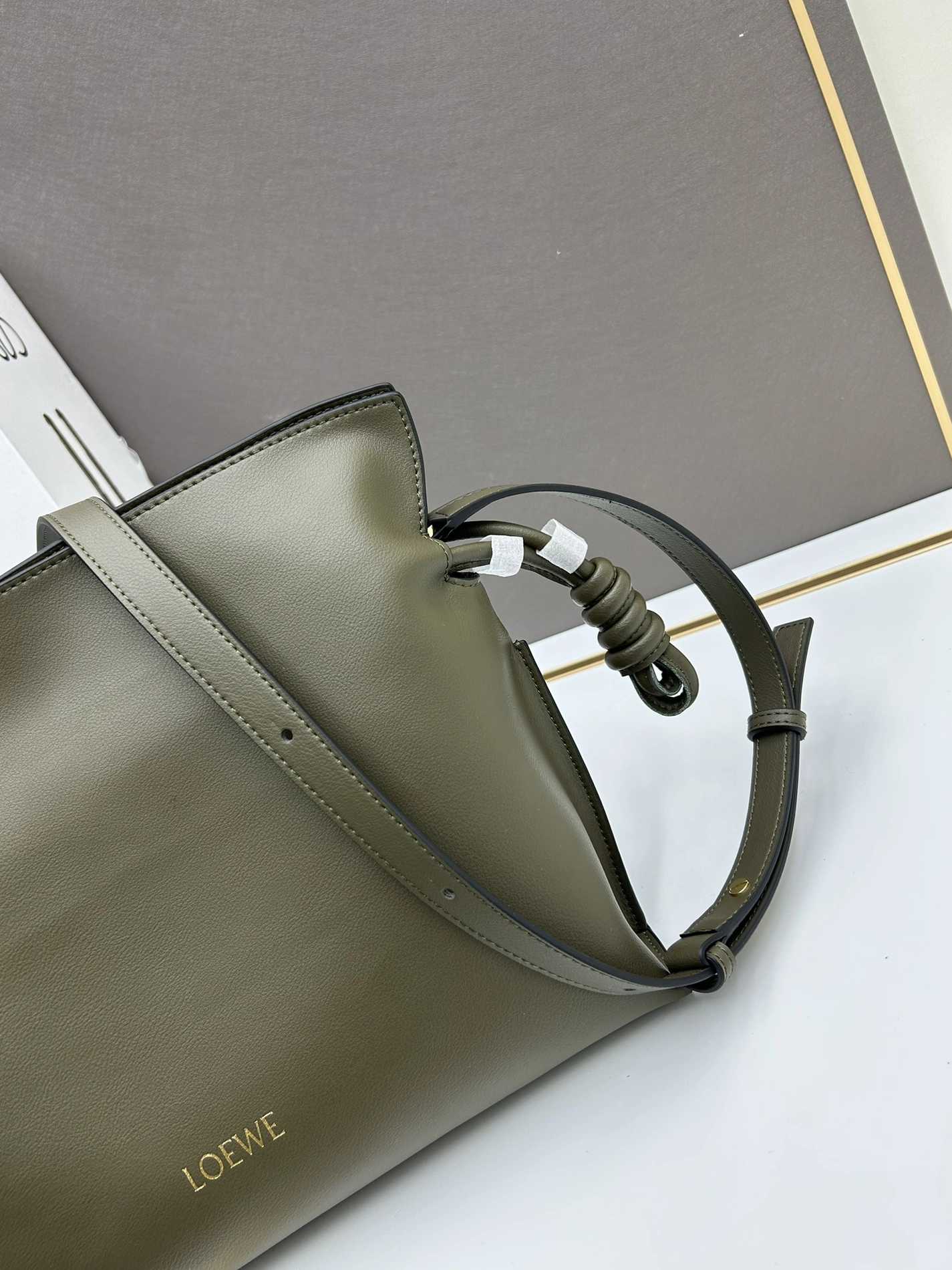 LOEWE AAA Quality Messenger Bags For Women Comfortable 2530