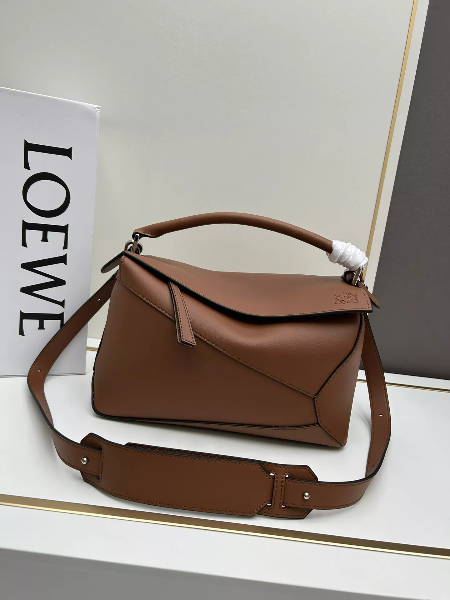 LOEWE AAA Quality Messenger Bags For Women Compact 2738