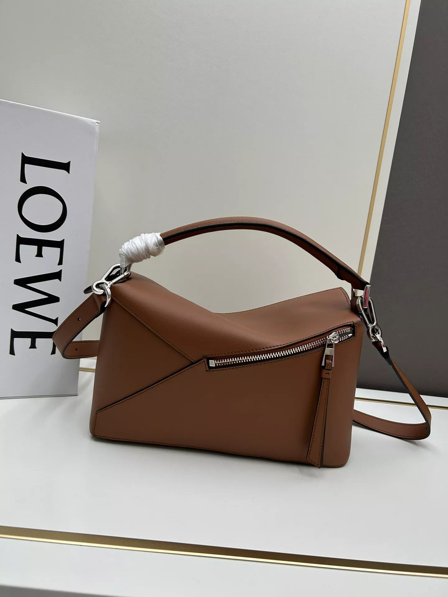 LOEWE AAA Quality Messenger Bags For Women Compact 2738