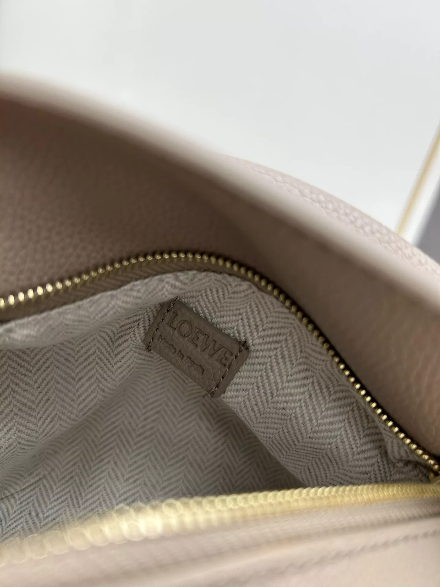 LOEWE AAA Quality Messenger Bags For Women Efficient 6339