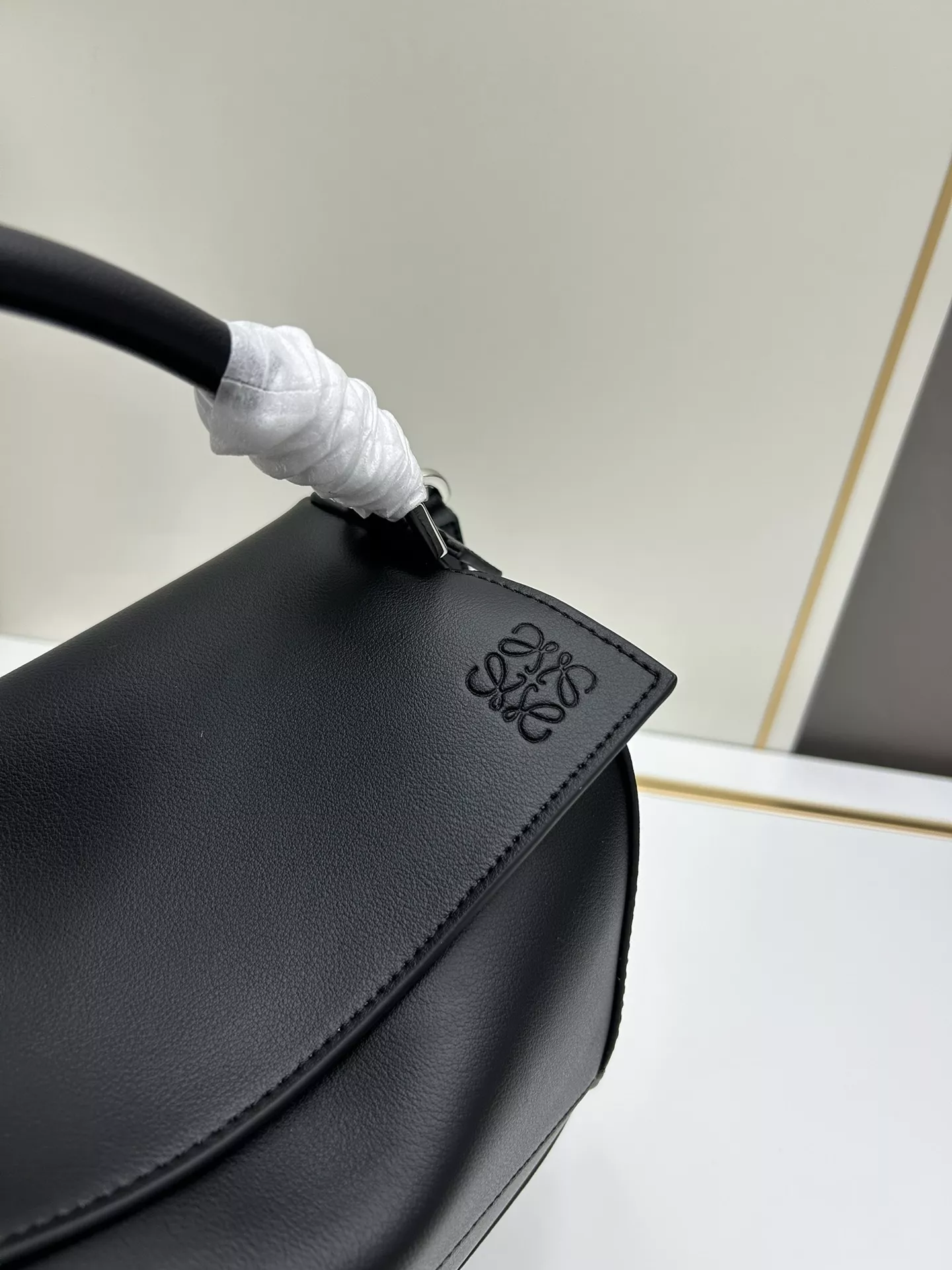 LOEWE AAA Quality Messenger Bags For Women Fashionable 1712