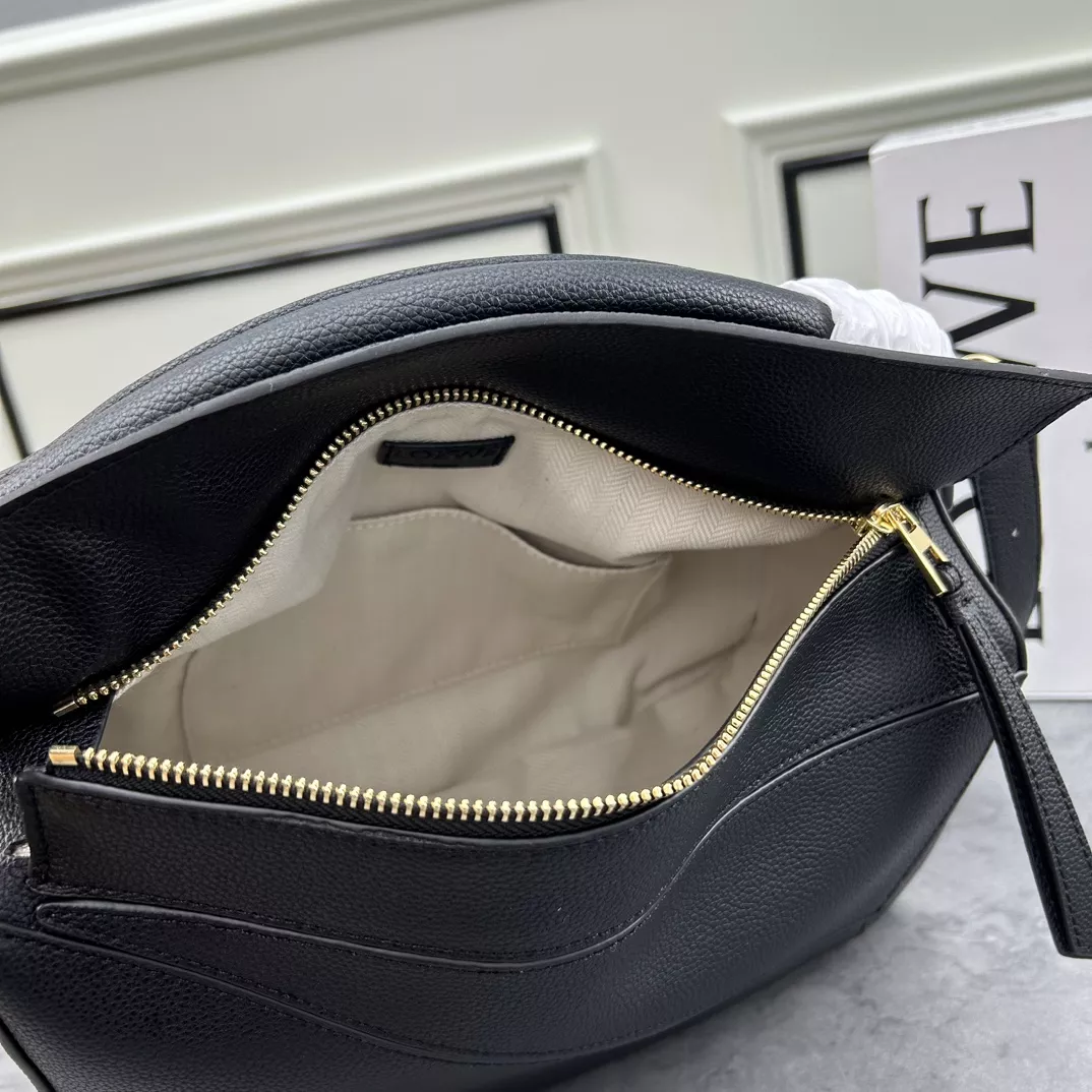 LOEWE AAA Quality Messenger Bags For Women Functional 5418