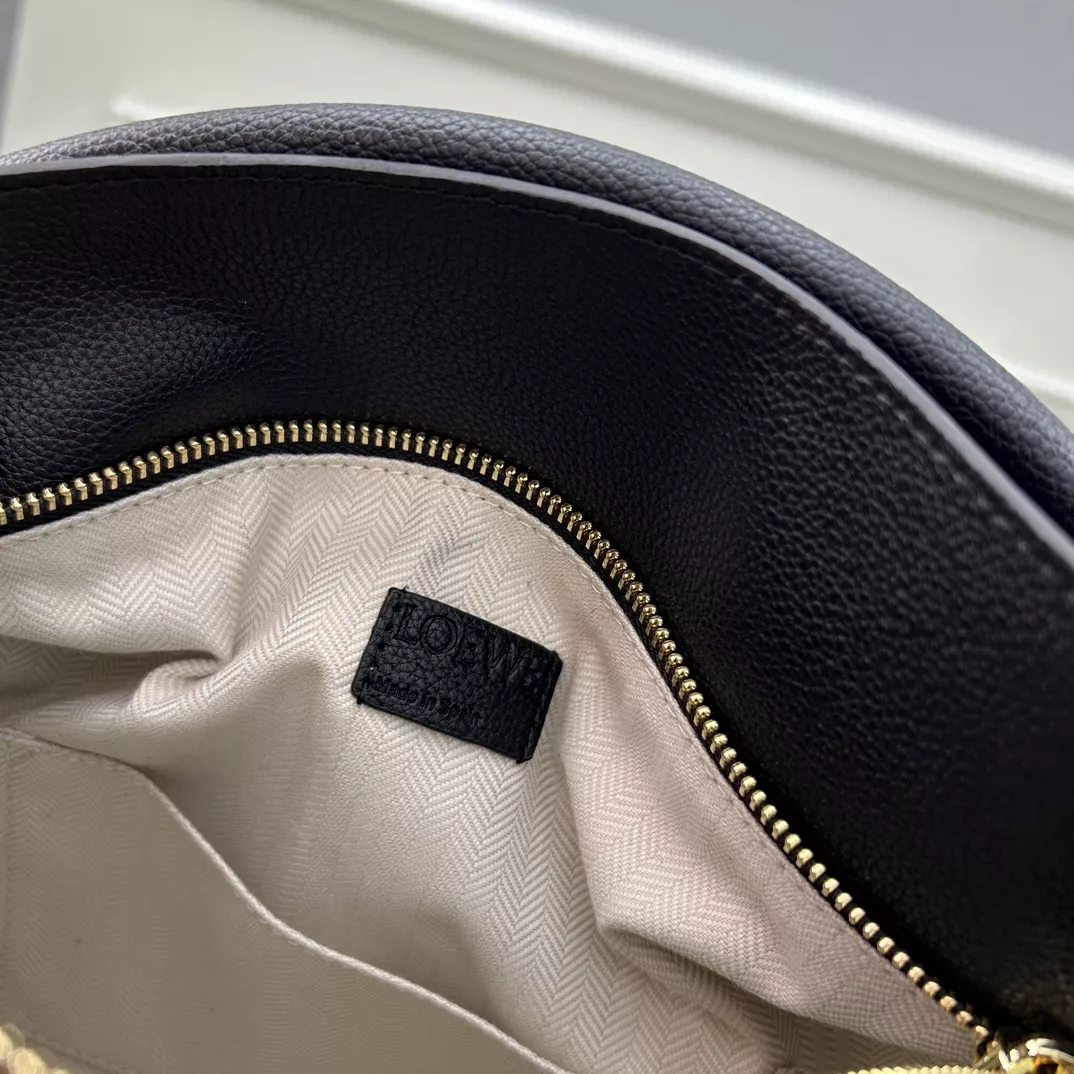 LOEWE AAA Quality Messenger Bags For Women Functional 5418