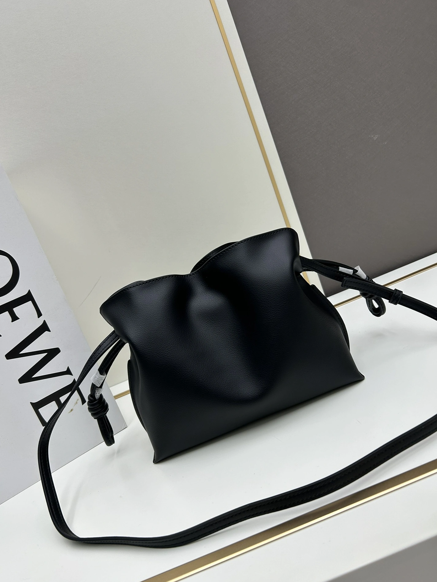 LOEWE AAA Quality Messenger Bags For Women Minimalist 6364